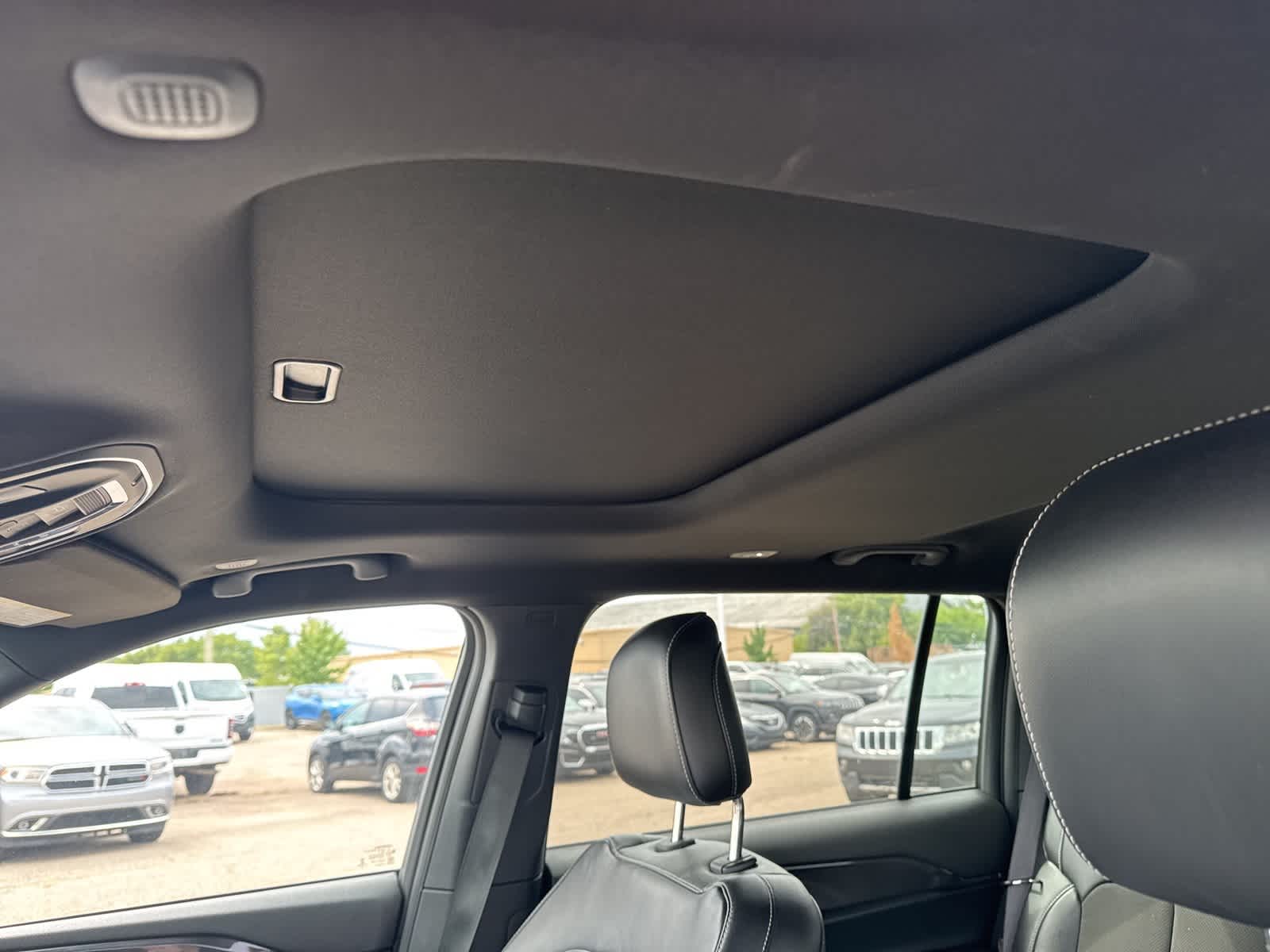 Thumbnail: 2021 Jeep Grand Cherokee L - 33
