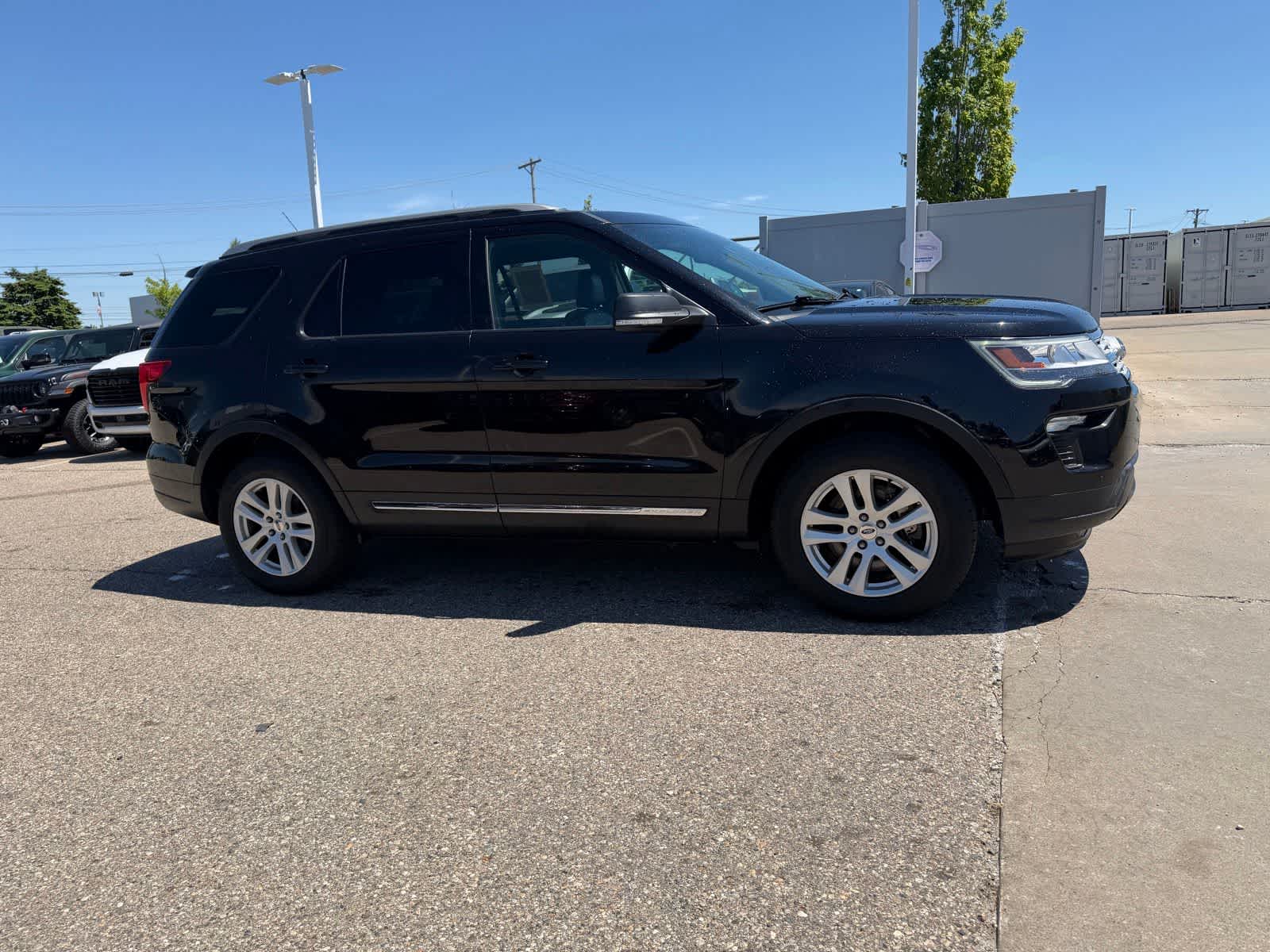 Thumbnail: 2019 Ford Explorer - 8