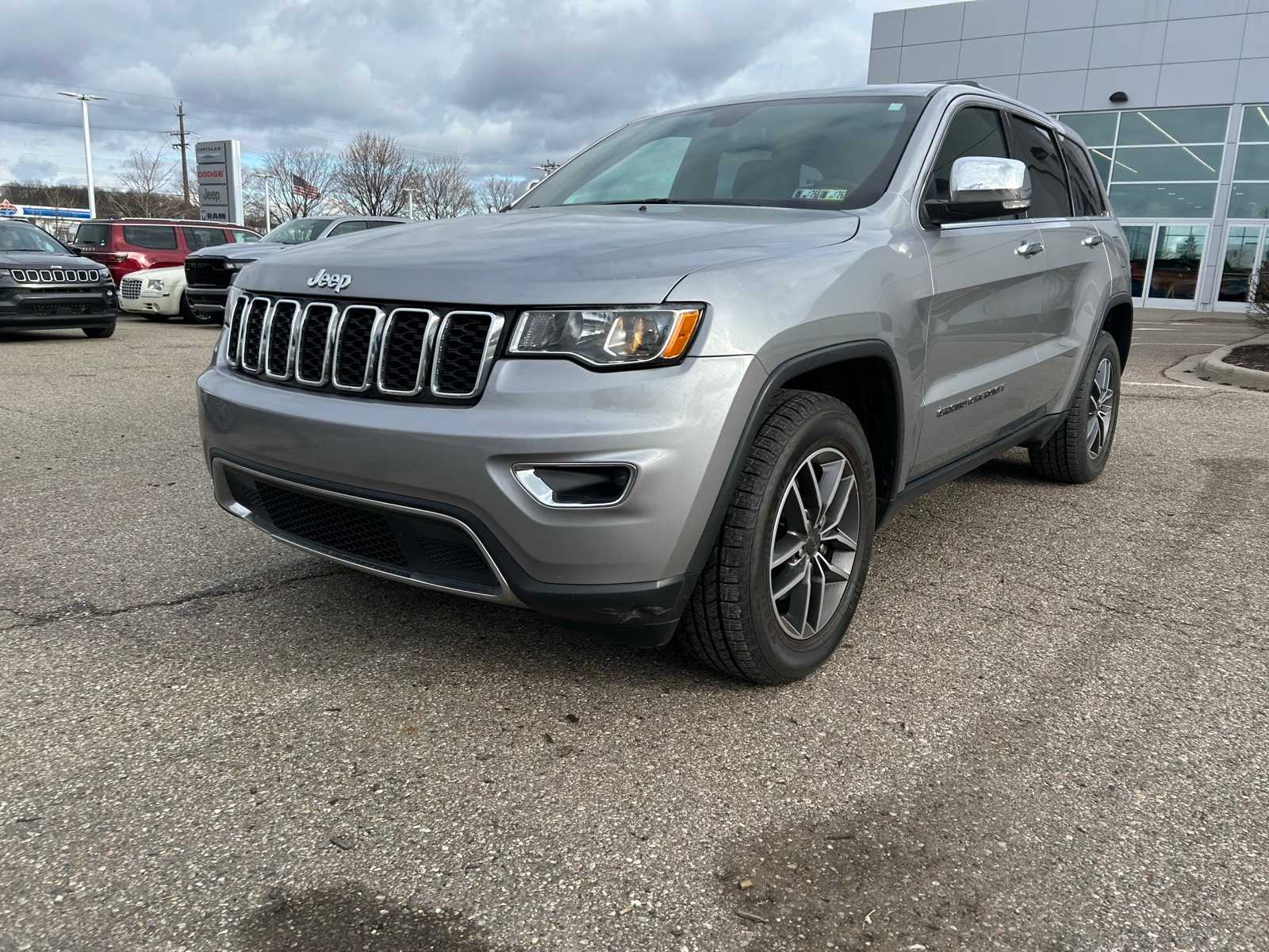 2020 Jeep Grand Cherokee Limited photo 2