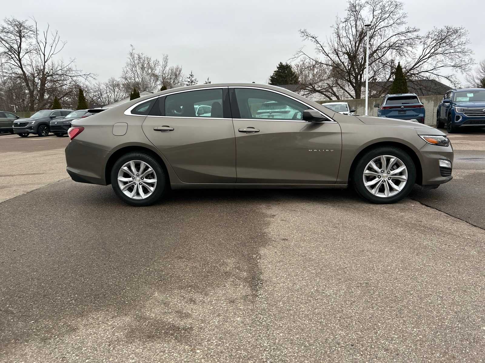 Thumbnail: 2020 Chevrolet Malibu - 11