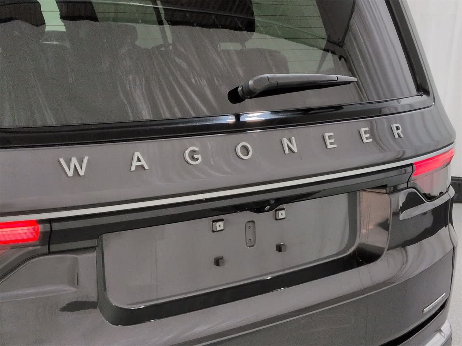 Thumbnail: 2022 Jeep Wagoneer - 12