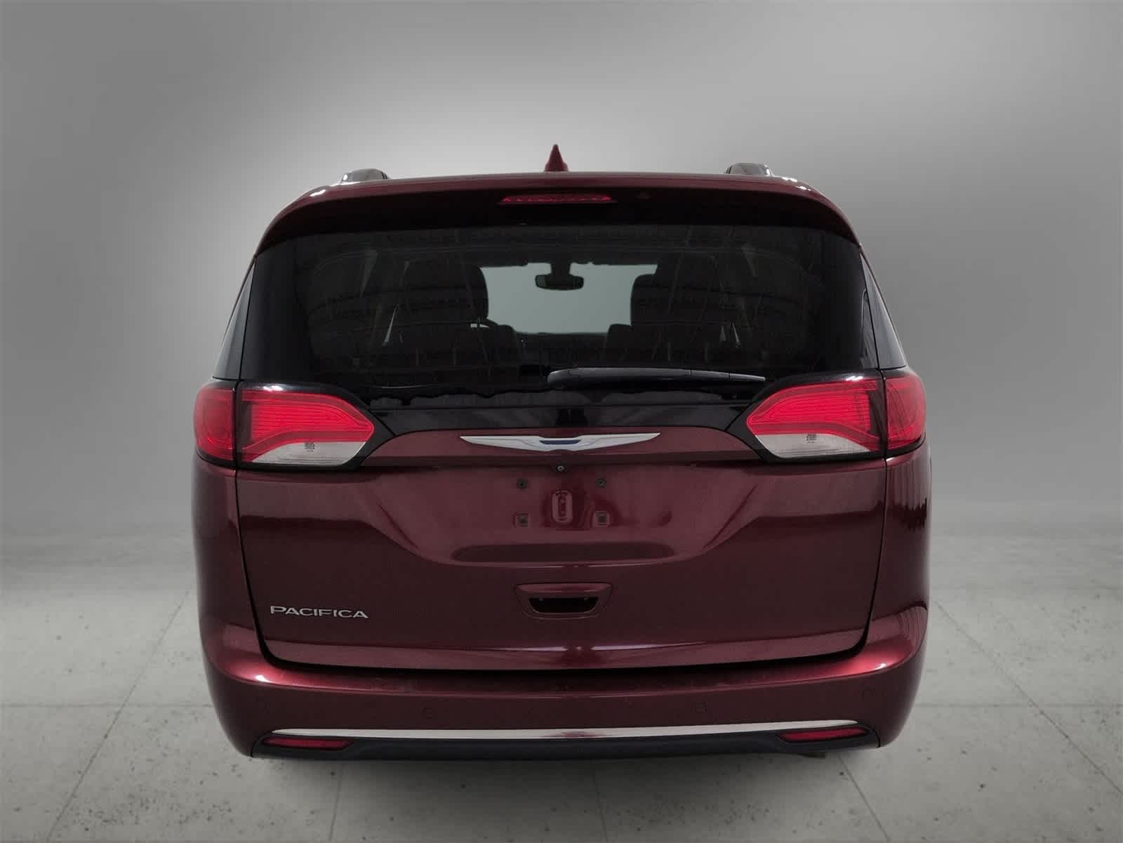 Thumbnail: 2017 Chrysler Pacifica - 7