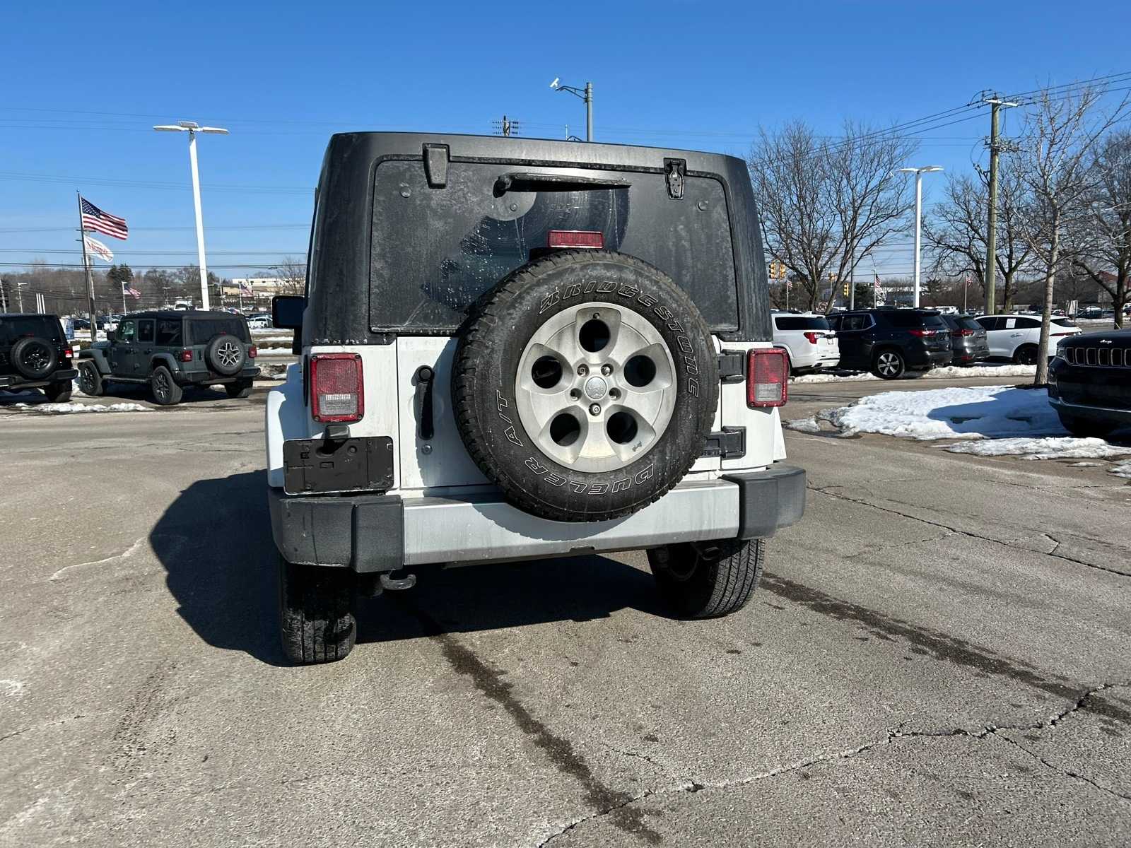 Thumbnail: 2014 Jeep Wrangler - 21