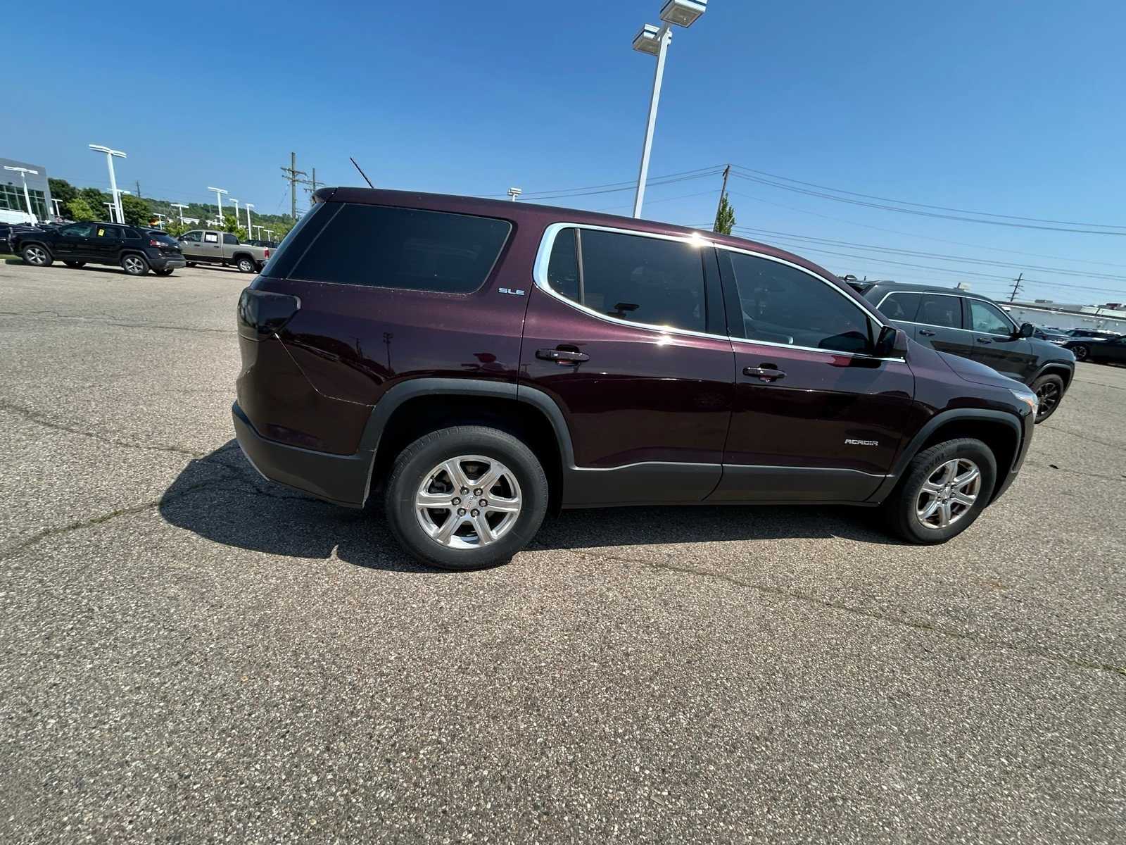 2017 GMC Acadia SLE 16