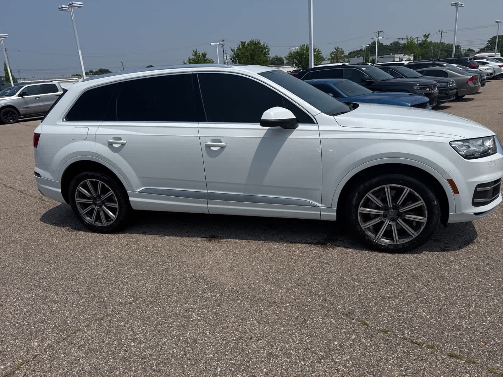 Thumbnail: 2018 Audi Q7 - 11