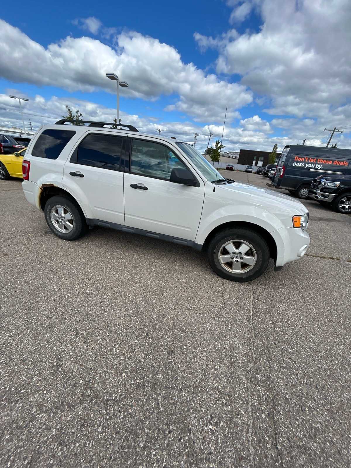 Thumbnail: 2011 Ford Escape - 12