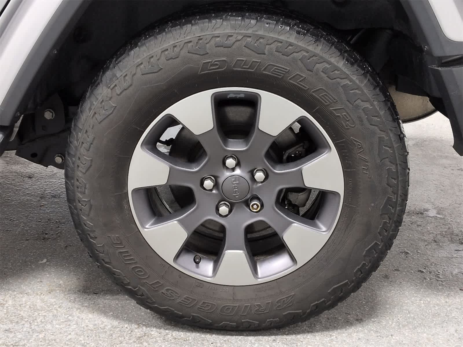 Thumbnail: 2019 Jeep Wrangler - 14