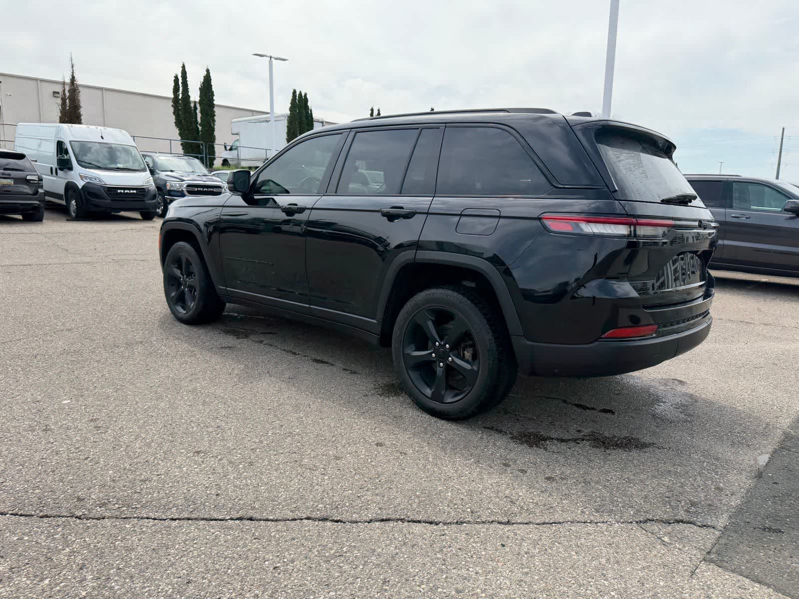Thumbnail: 2023 Jeep Grand Cherokee - 25