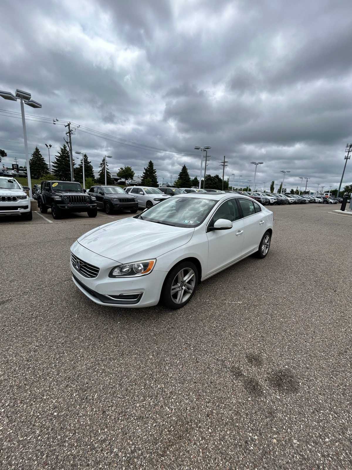 Thumbnail: 2015 Volvo S60 - 1