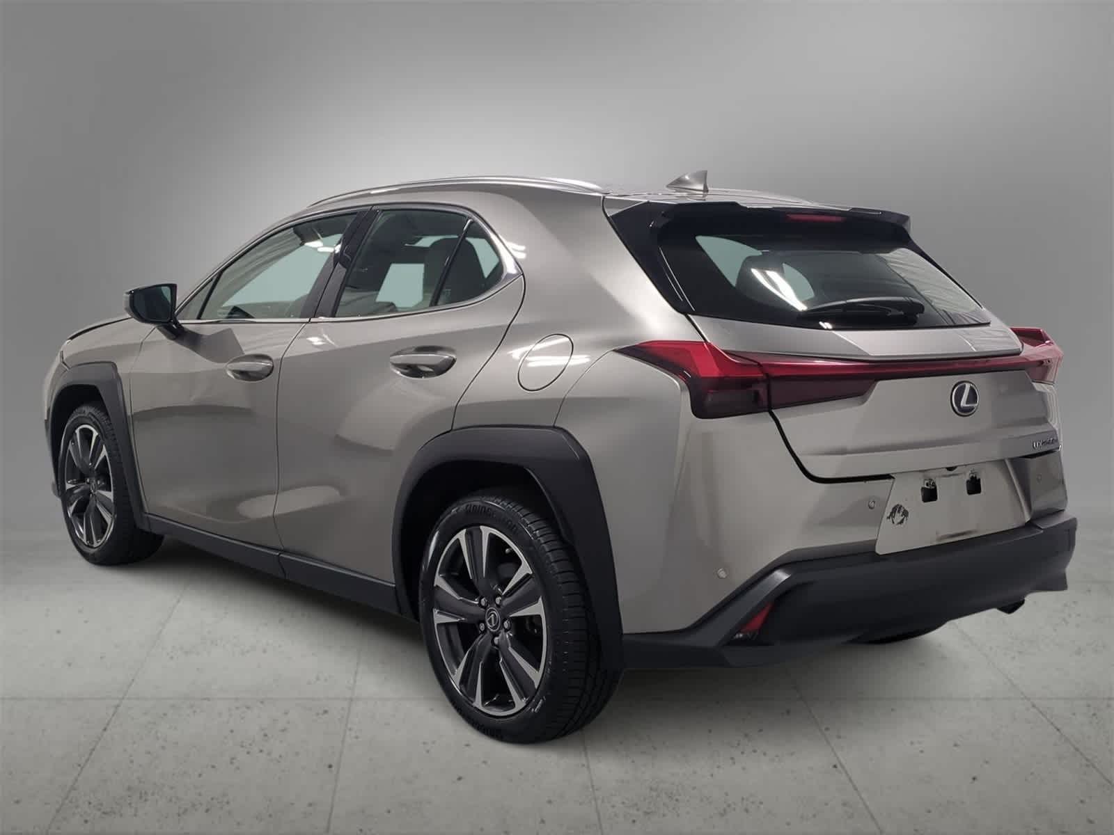 Thumbnail: 2020 Lexus UX - 6