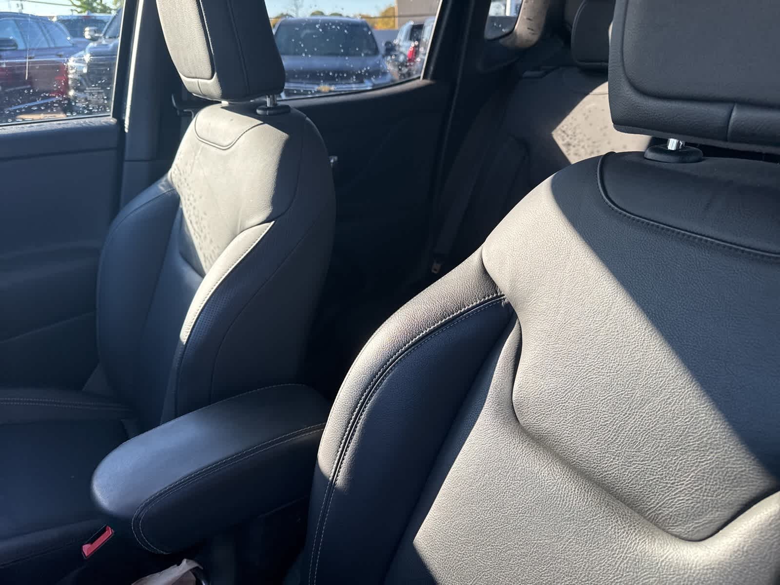 Thumbnail: 2021 Jeep Renegade - 33