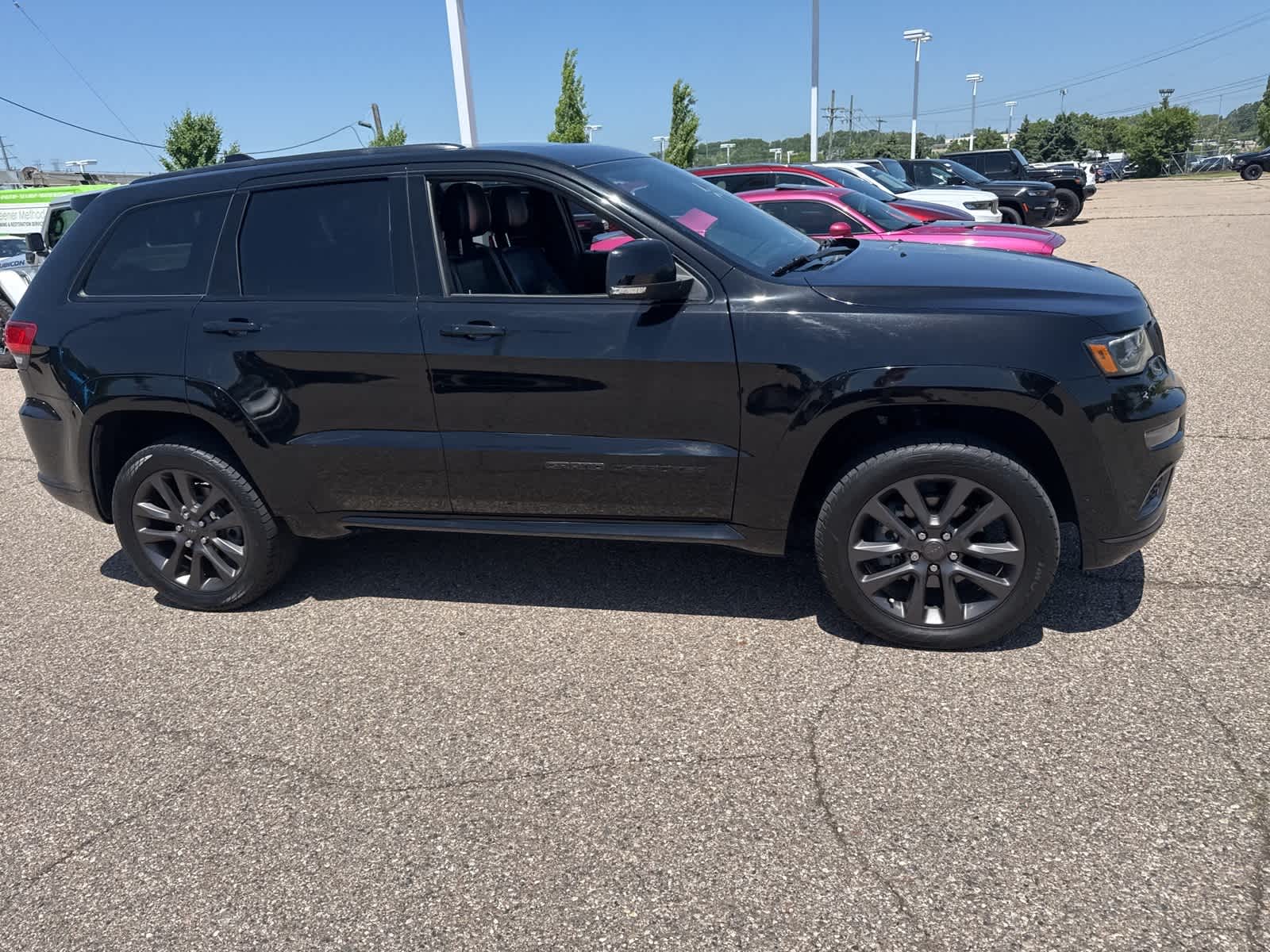 Thumbnail: 2018 Jeep Grand Cherokee - 12