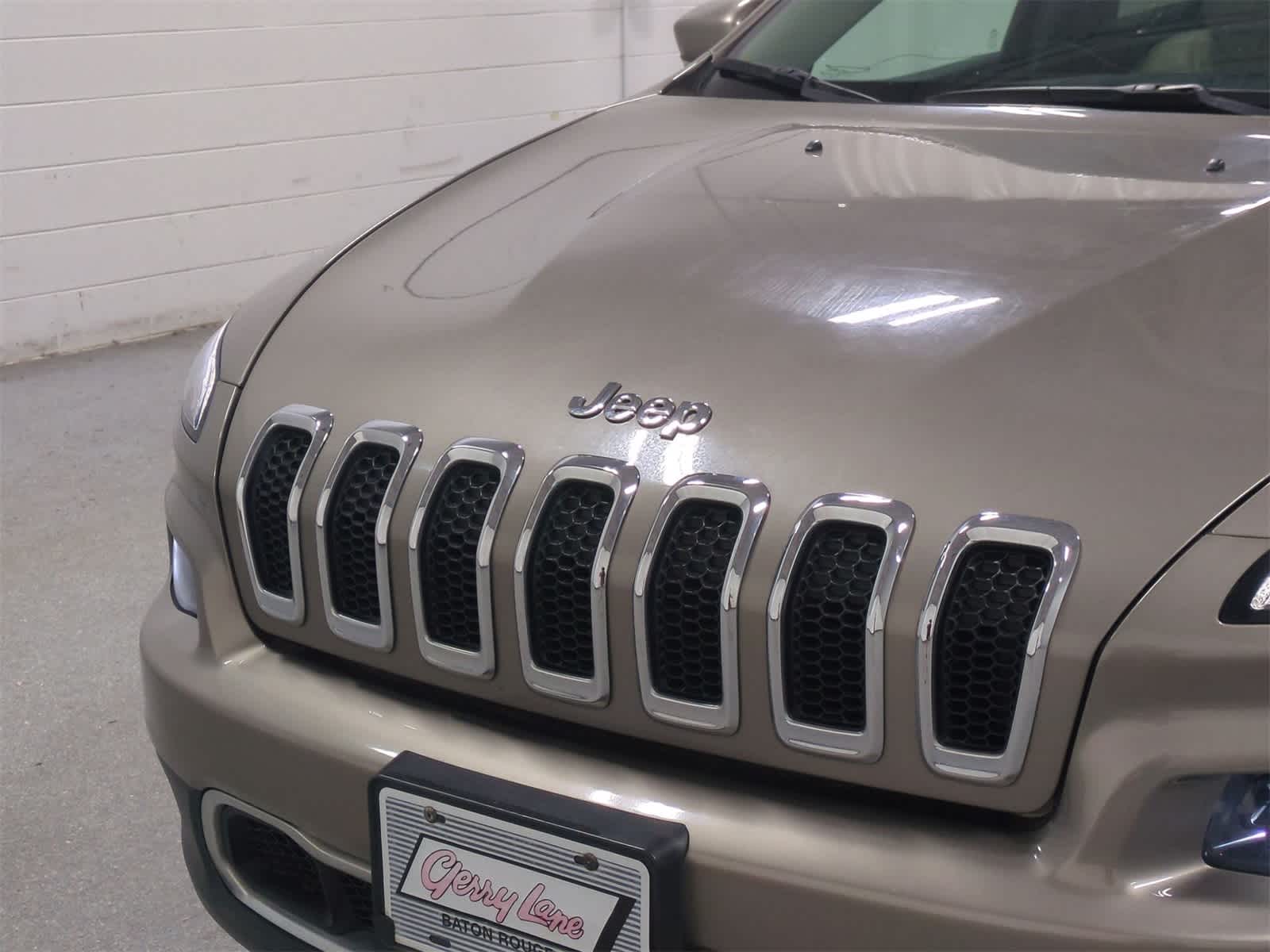 Thumbnail: 2016 Jeep Cherokee - 12