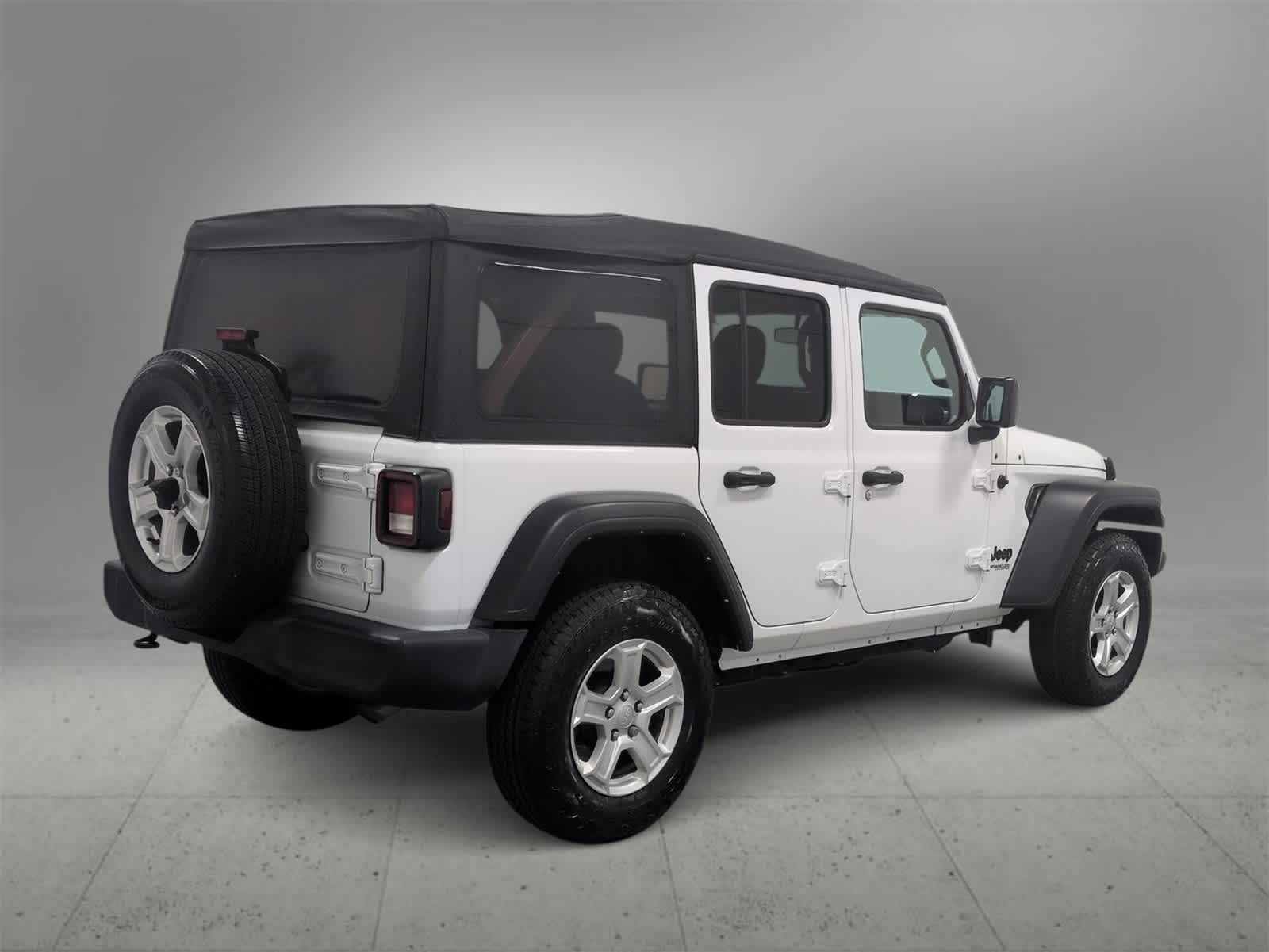Thumbnail: 2022 Jeep Wrangler - 8