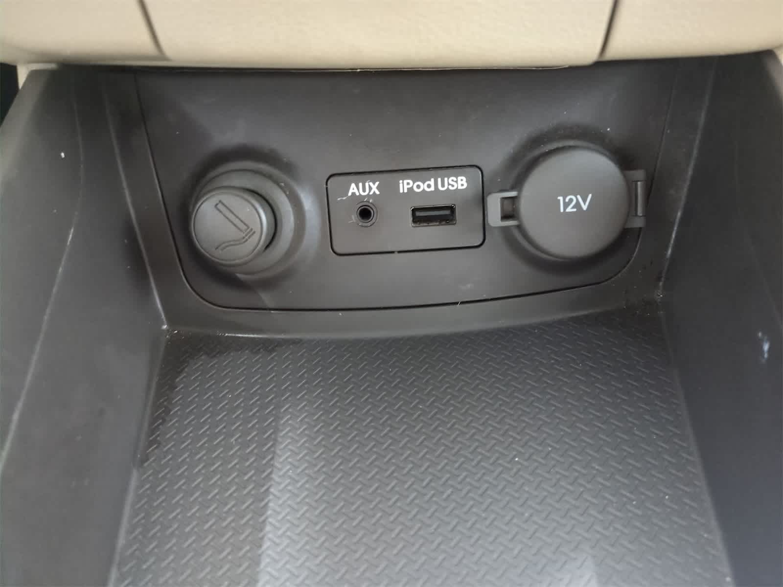 Thumbnail: 2010 Hyundai Elantra - 28