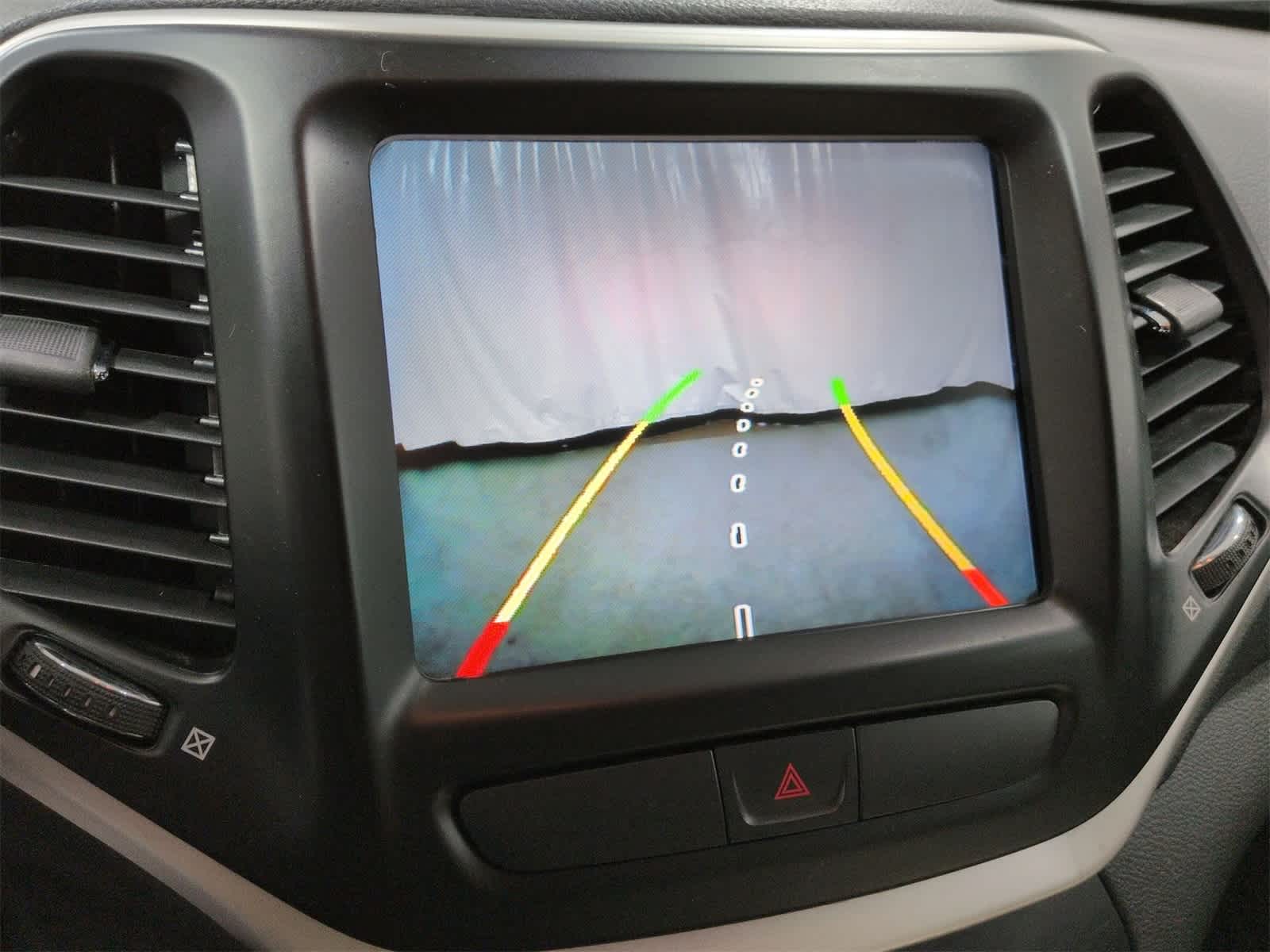 Thumbnail: 2015 Jeep Cherokee - 29