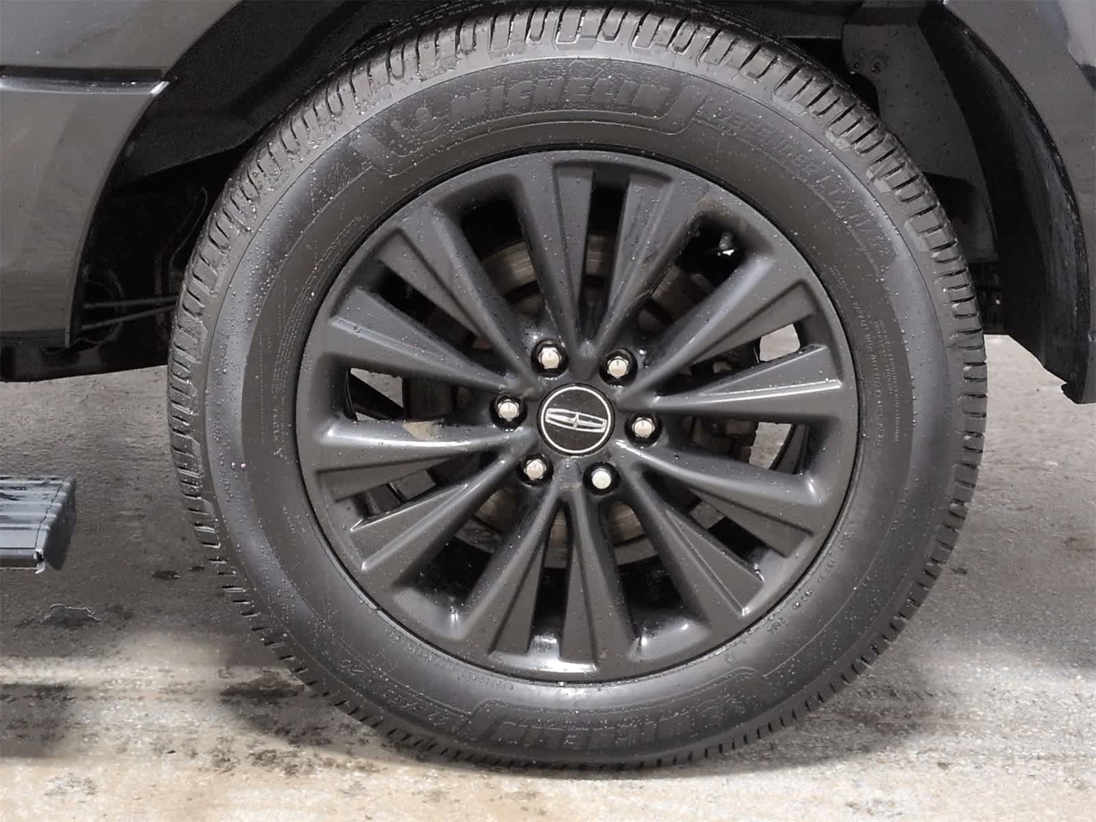 Thumbnail: 2017 Lincoln Navigator L - 13