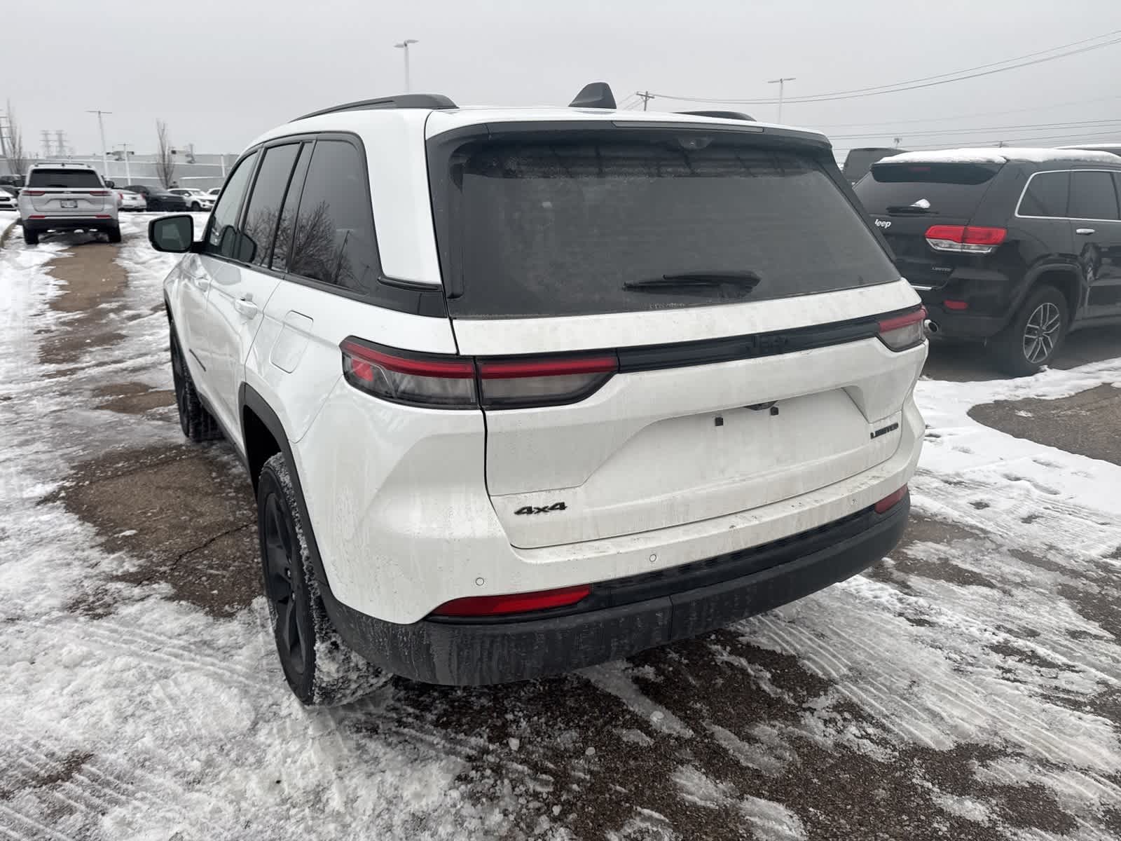 Thumbnail: 2023 Jeep Grand Cherokee - 12