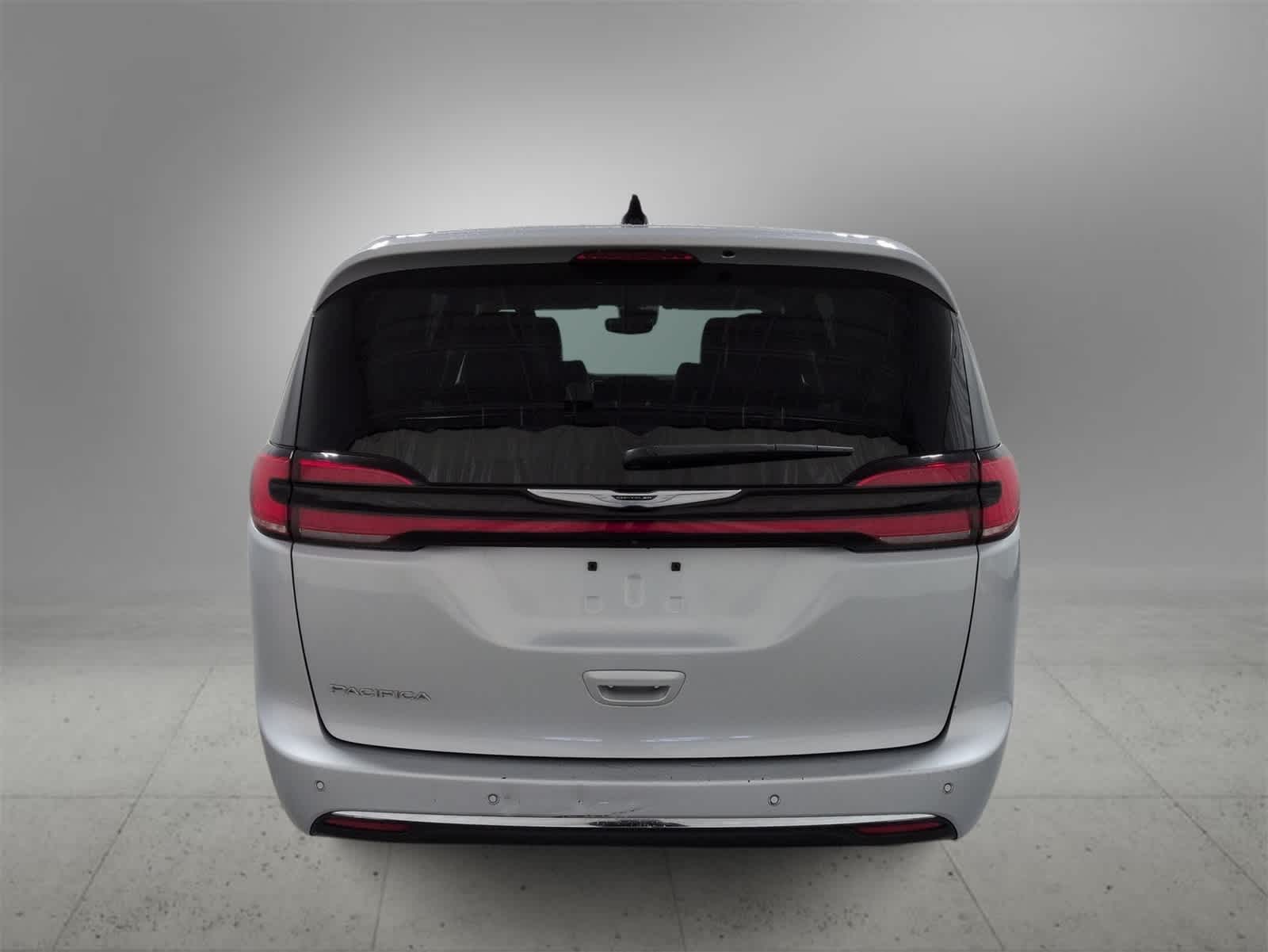 Thumbnail: 2024 Chrysler Pacifica - 7