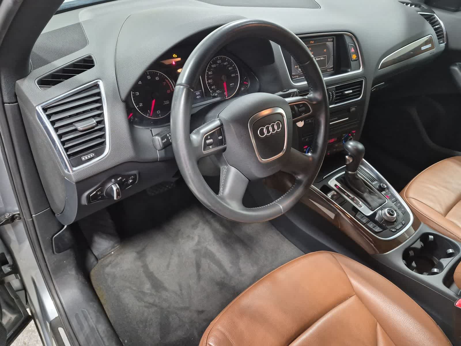 Thumbnail: 2011 Audi Q5 - 10
