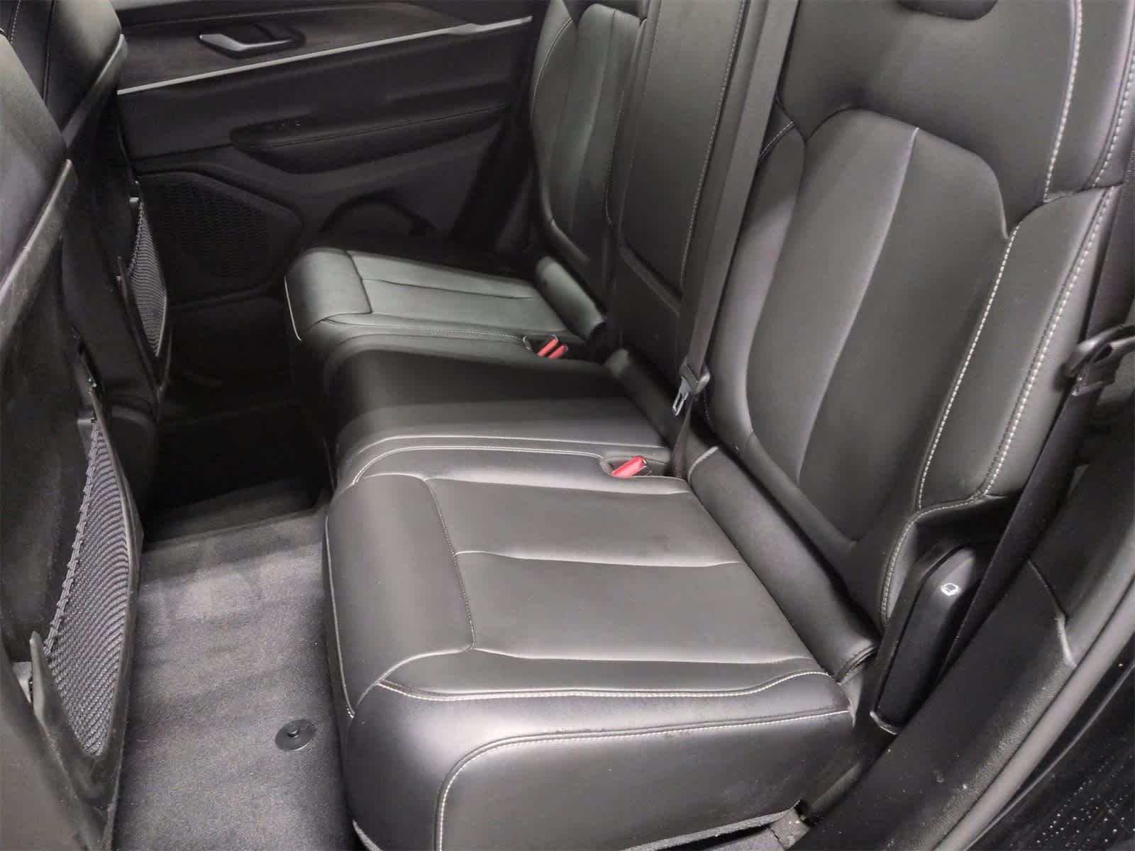 Thumbnail: 2023 Jeep Grand Cherokee - 20