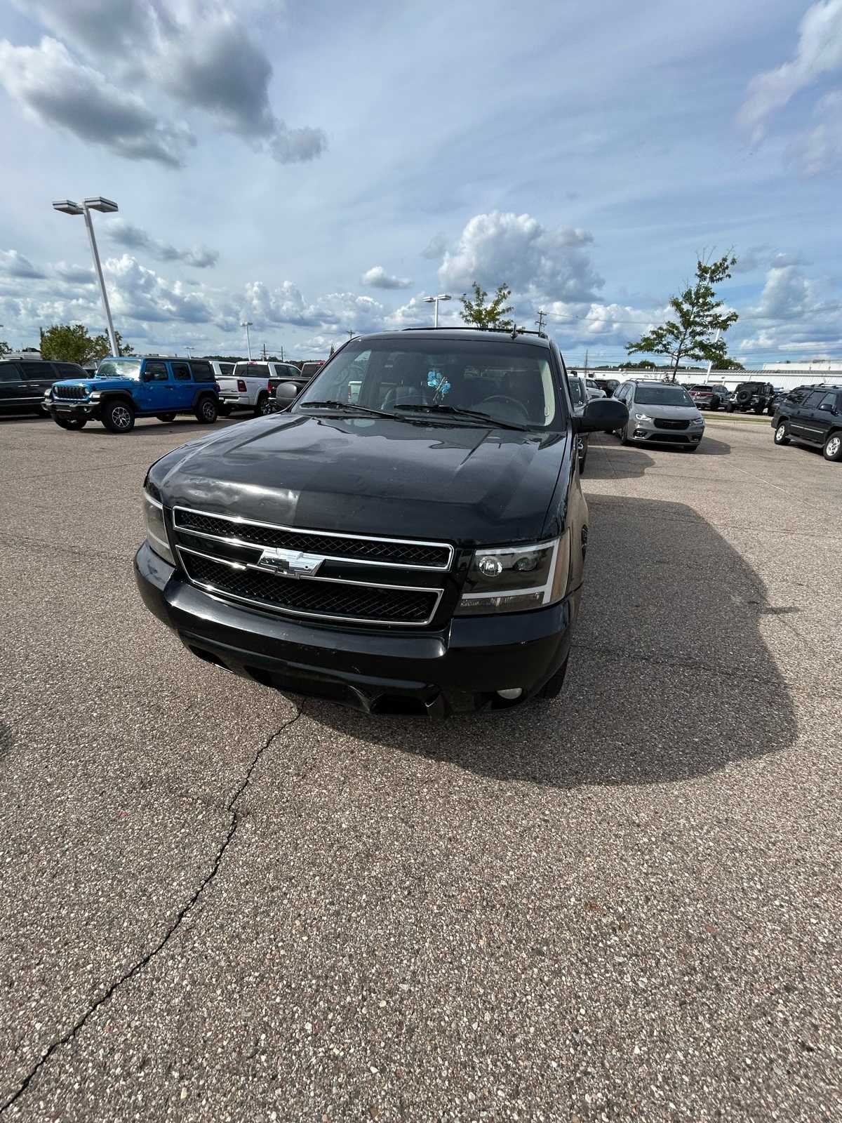 Thumbnail: 2011 Chevrolet Suburban - 4