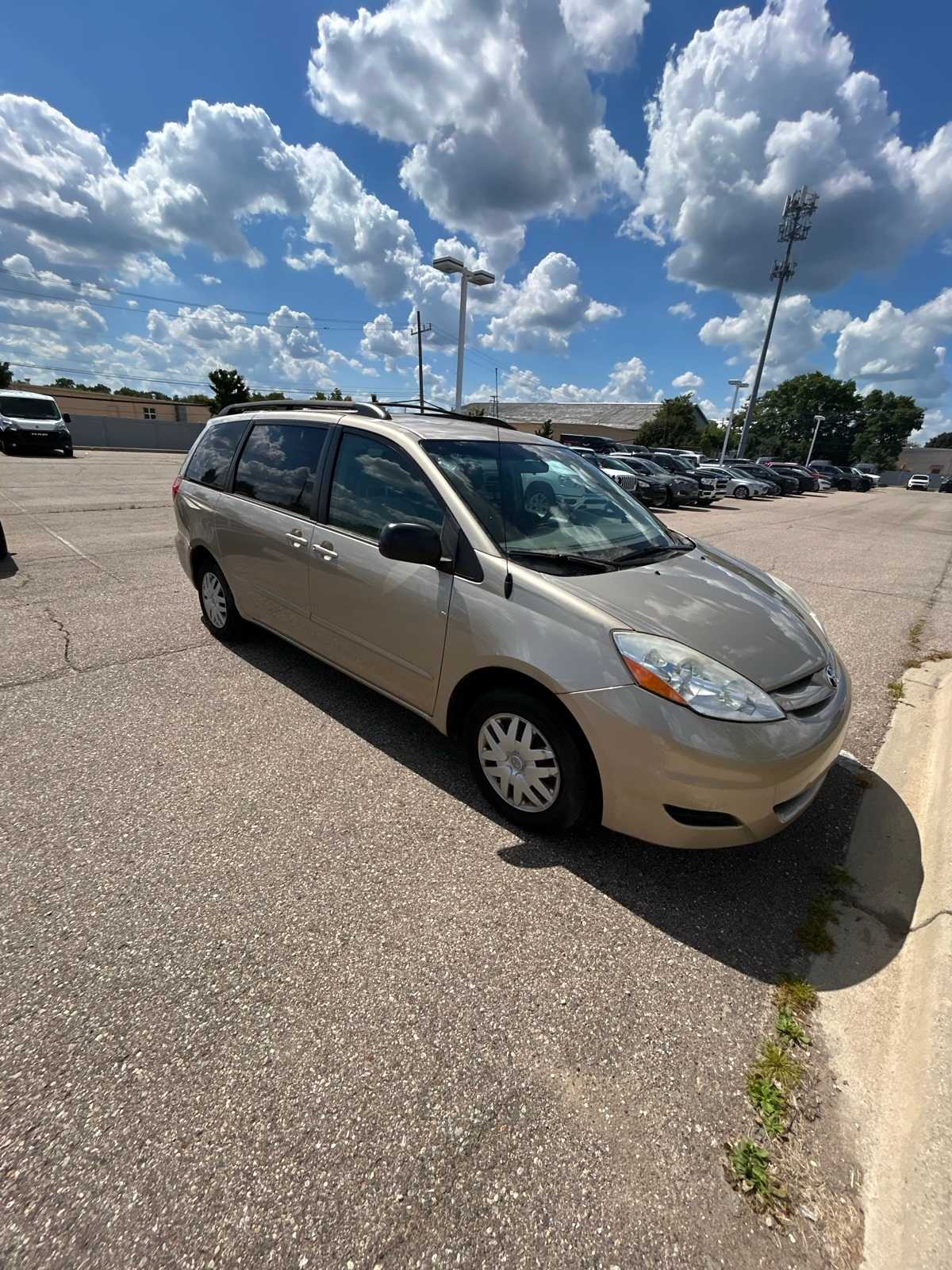 Thumbnail: 2008 Toyota Sienna - 11