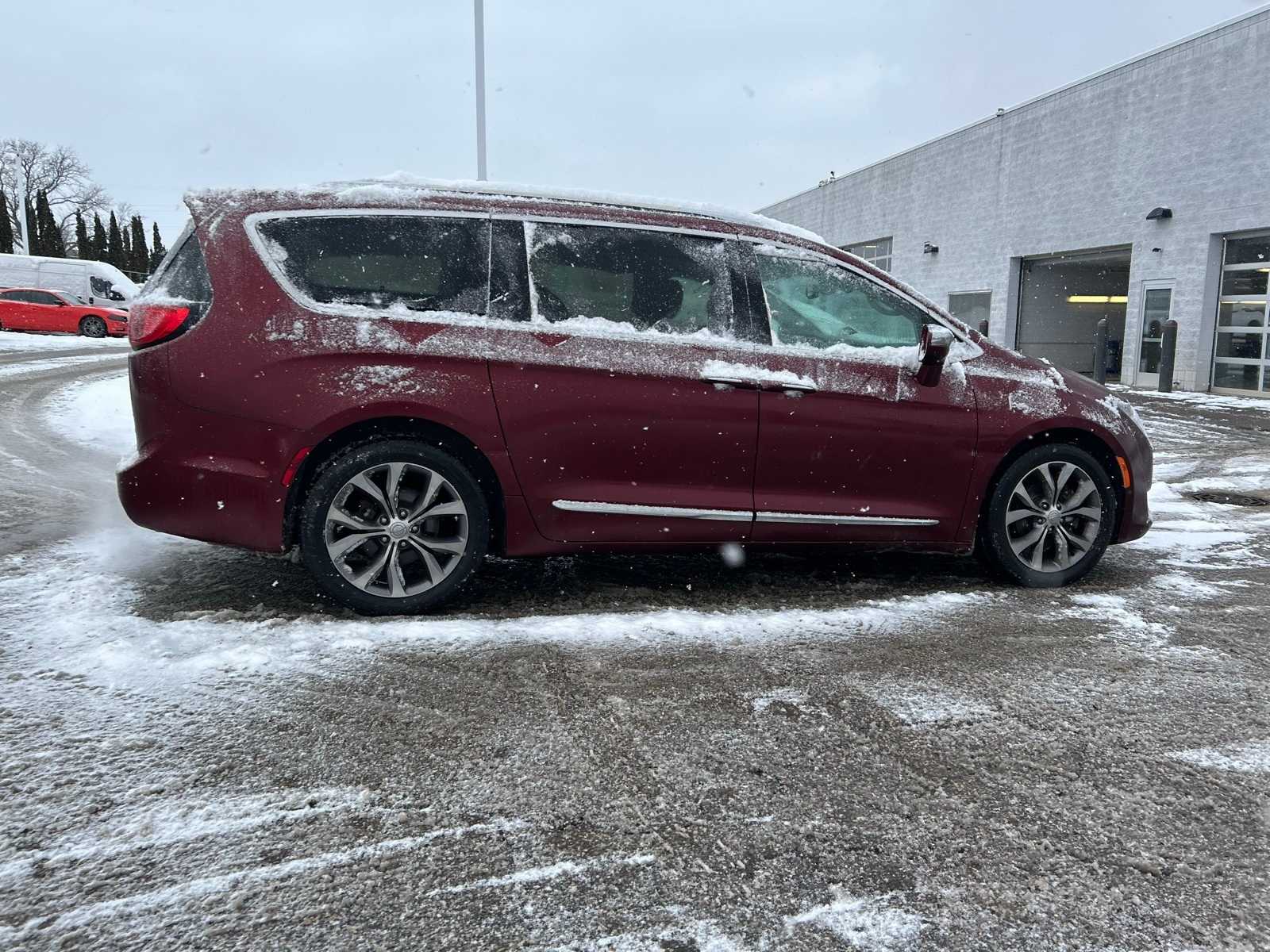 Thumbnail: 2019 Chrysler Pacifica - 14