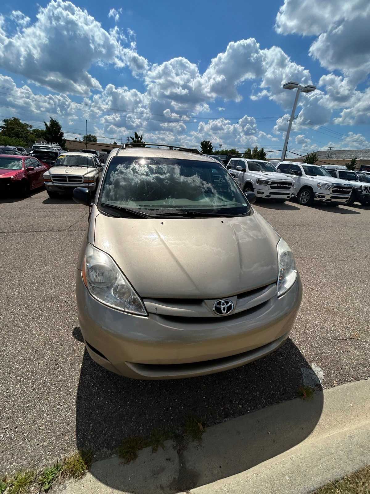 Thumbnail: 2008 Toyota Sienna - 8