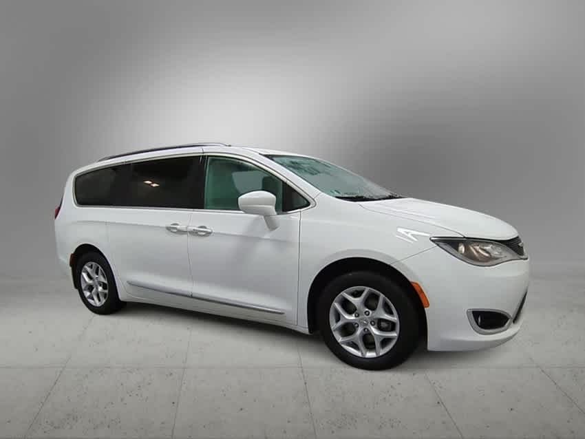 Thumbnail: 2018 Chrysler Pacifica - 2