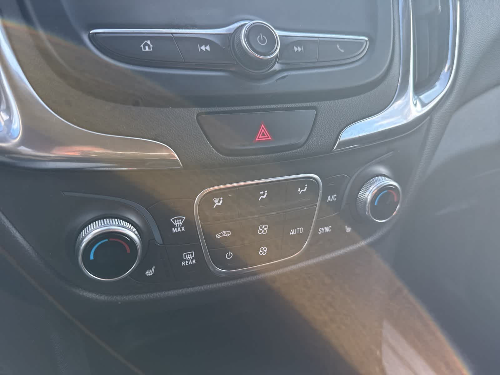 Thumbnail: 2020 Chevrolet Equinox - 24