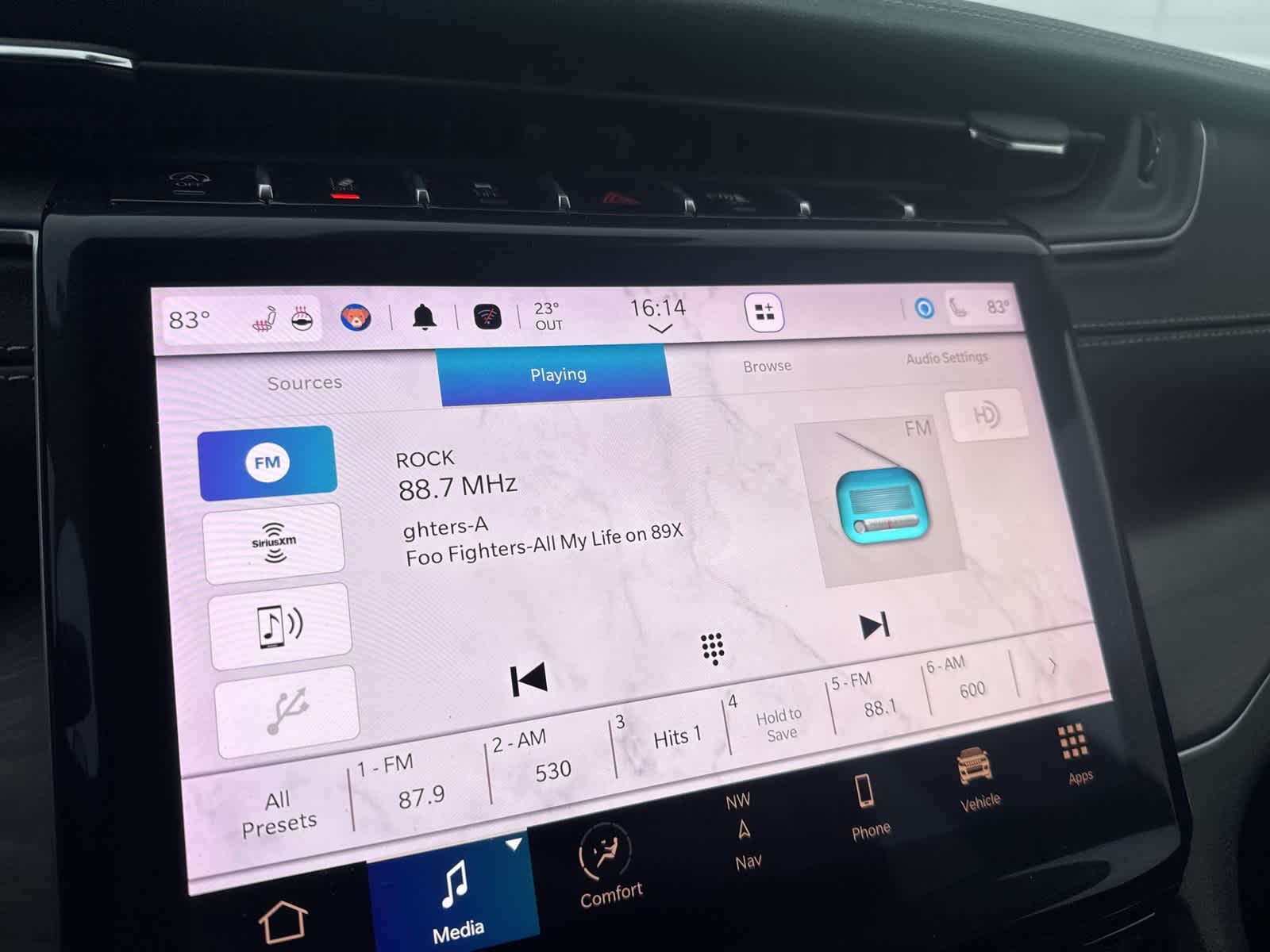 Thumbnail: 2023 Jeep Grand Cherokee - 23