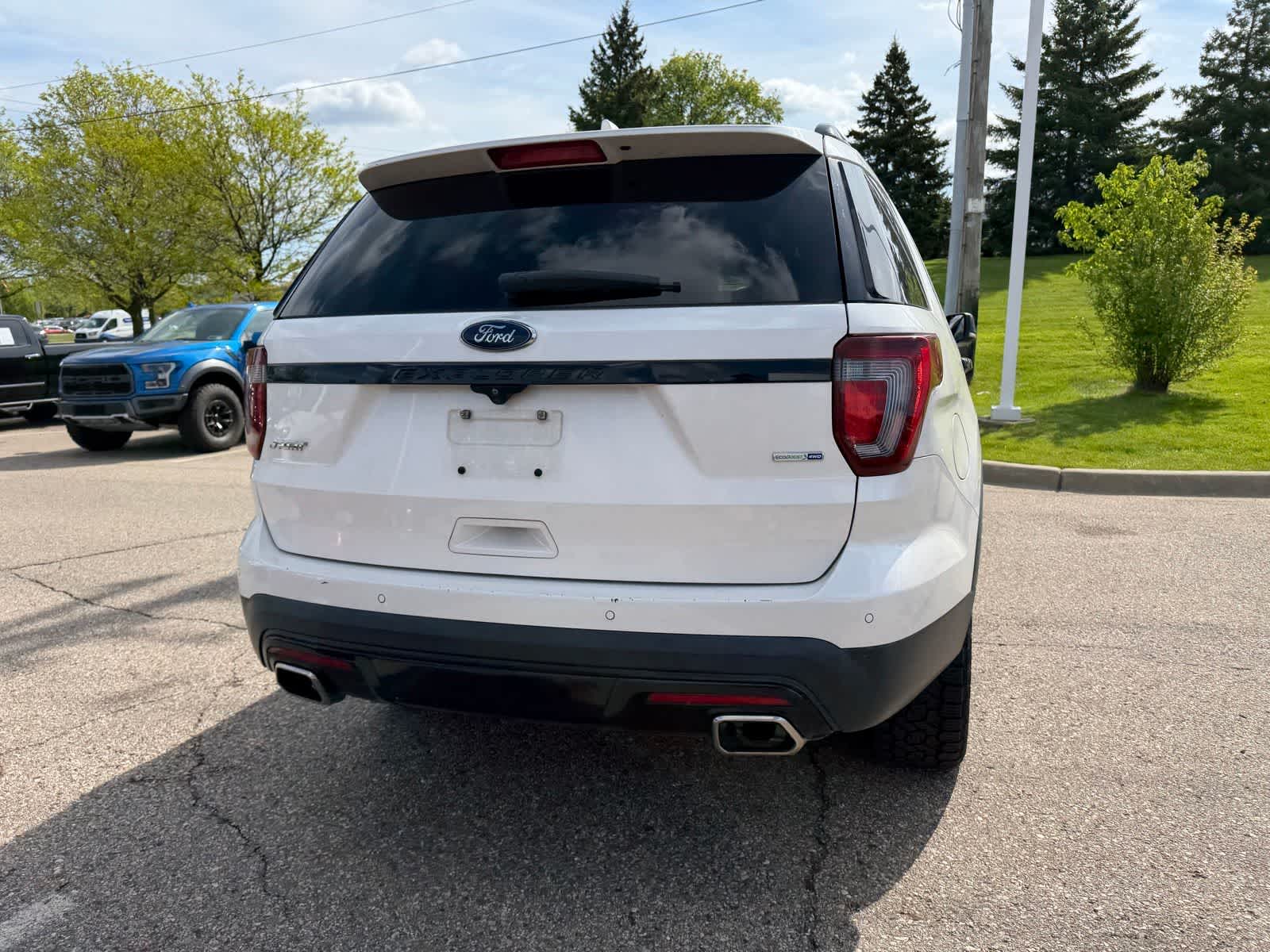 Thumbnail: 2016 Ford Explorer - 22