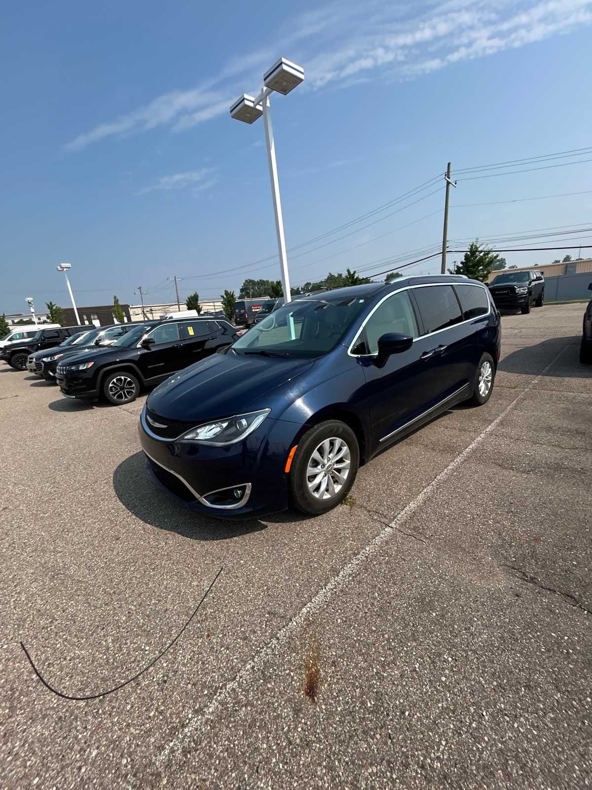 Thumbnail: 2018 Chrysler Pacifica - 4
