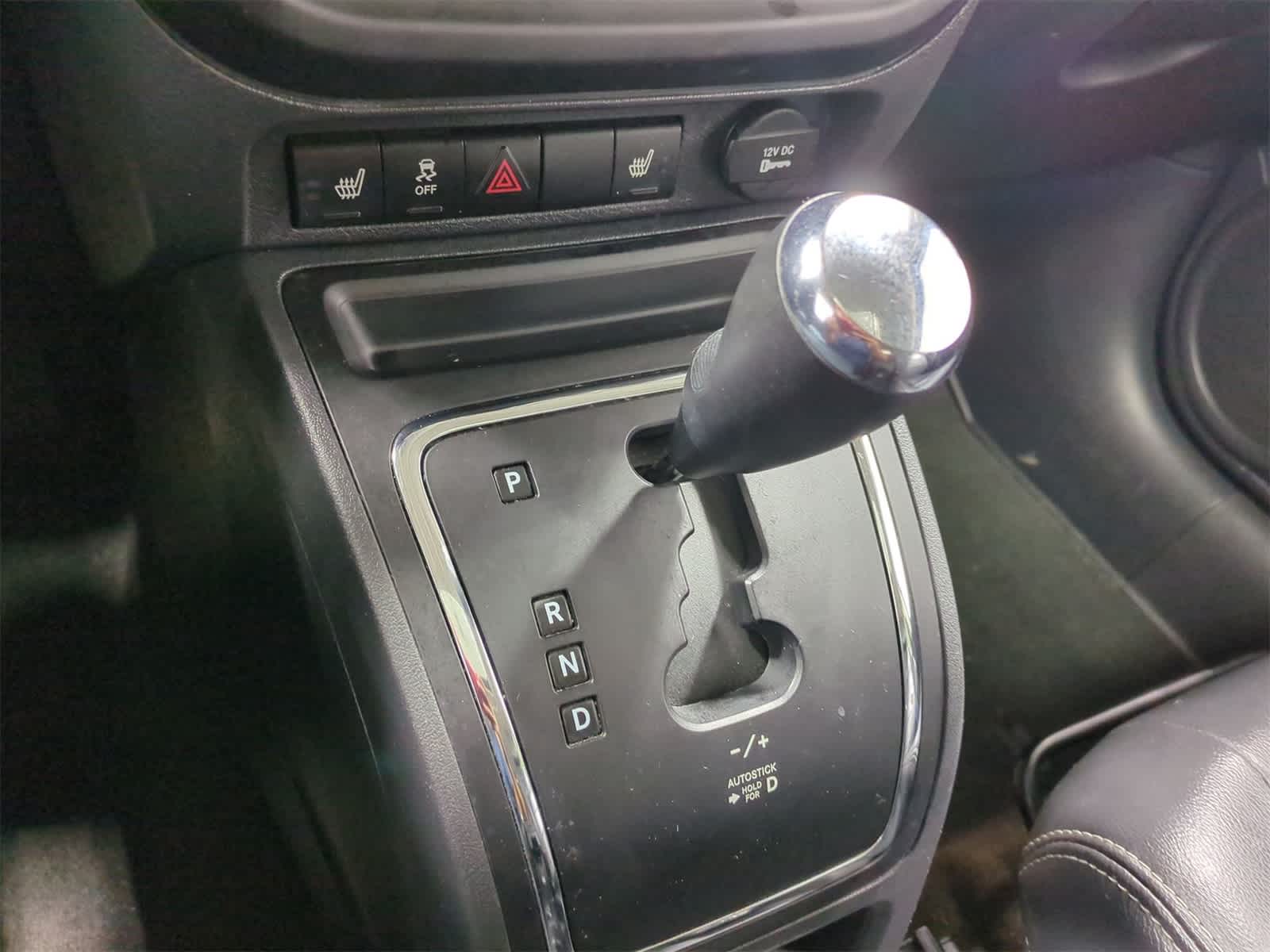 Thumbnail: 2015 Jeep Patriot - 32