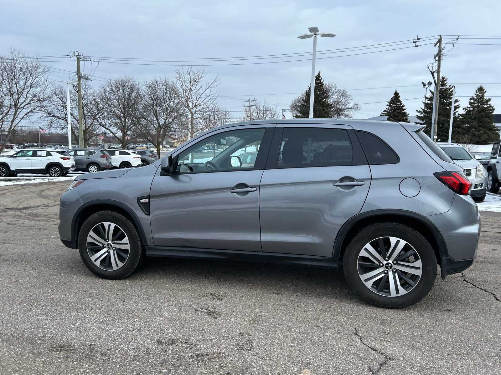 Thumbnail: 2023 Mitsubishi Outlander Sport - 20