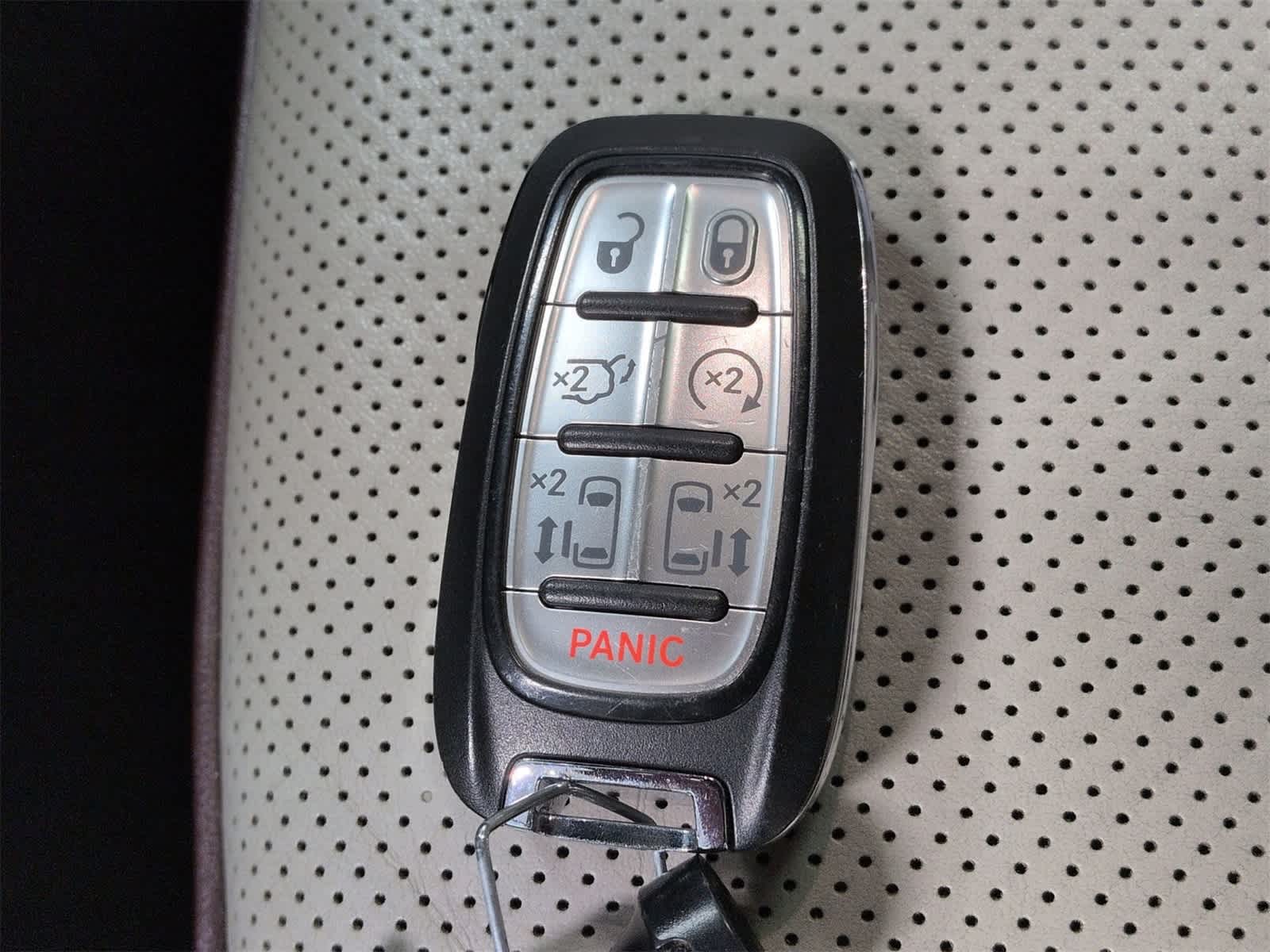 Thumbnail: 2017 Chrysler Pacifica - 39