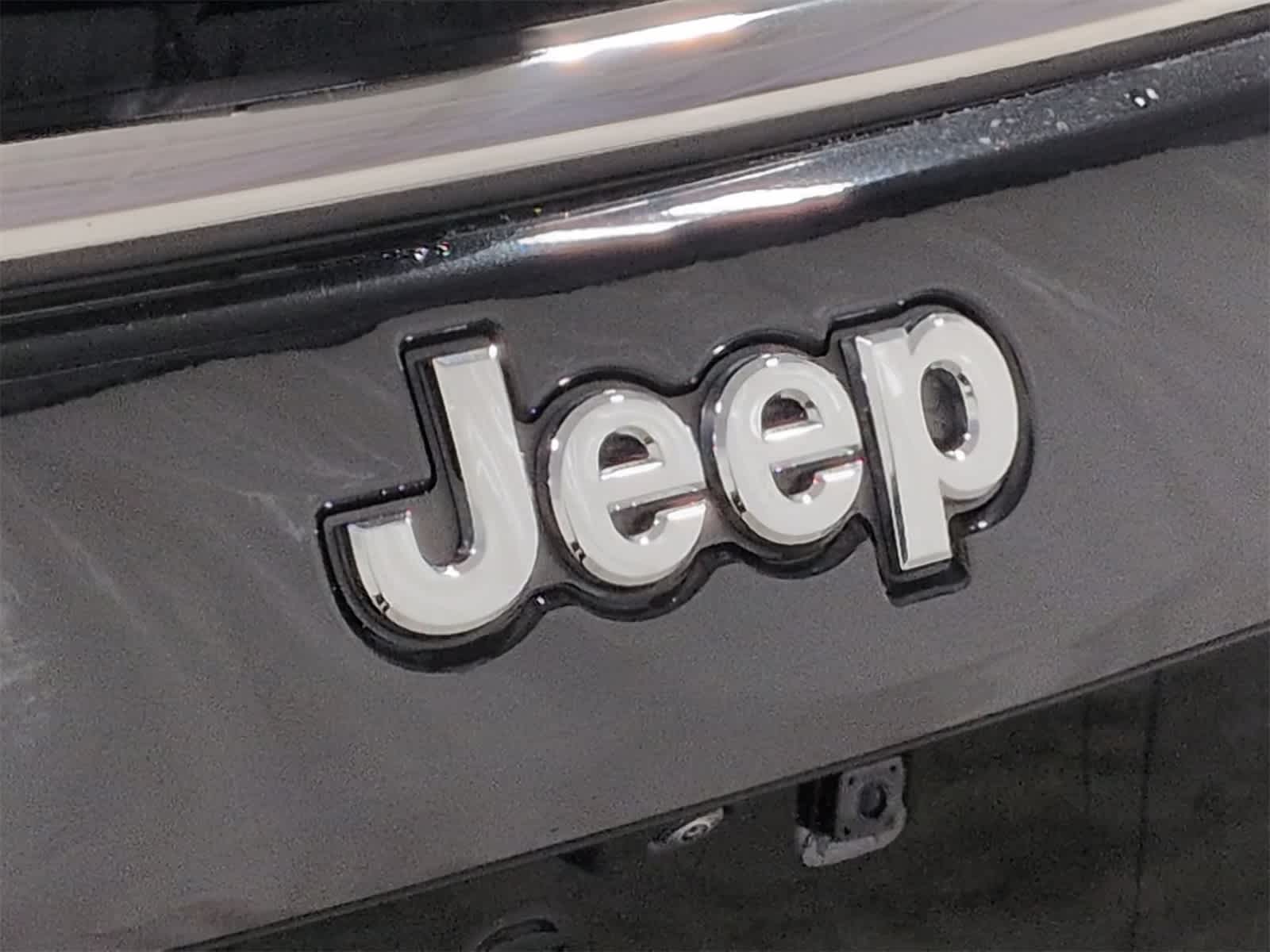 Thumbnail: 2023 Jeep Compass - 12