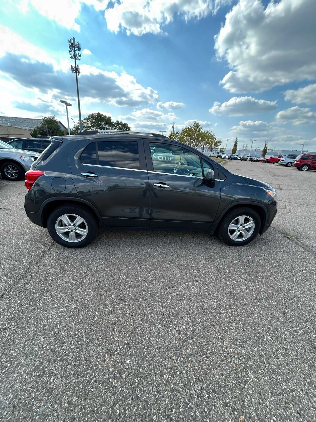 Thumbnail: 2019 Chevrolet Trax - 12