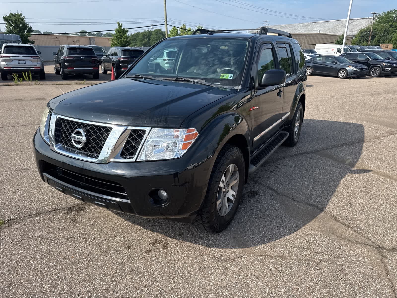 Thumbnail: 2012 Nissan Pathfinder - 2