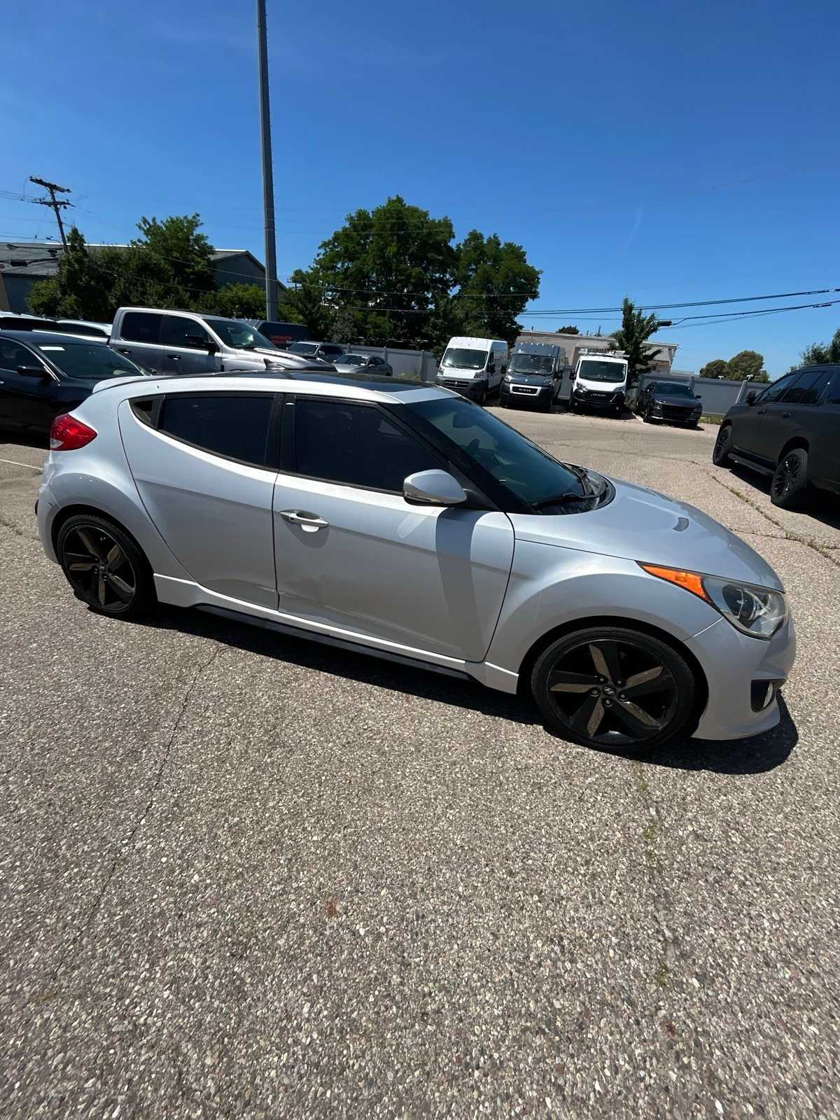 Thumbnail: 2015 Hyundai Veloster - 12