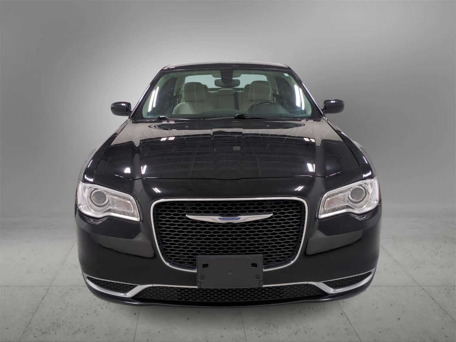 Thumbnail: 2023 Chrysler 300 - 3