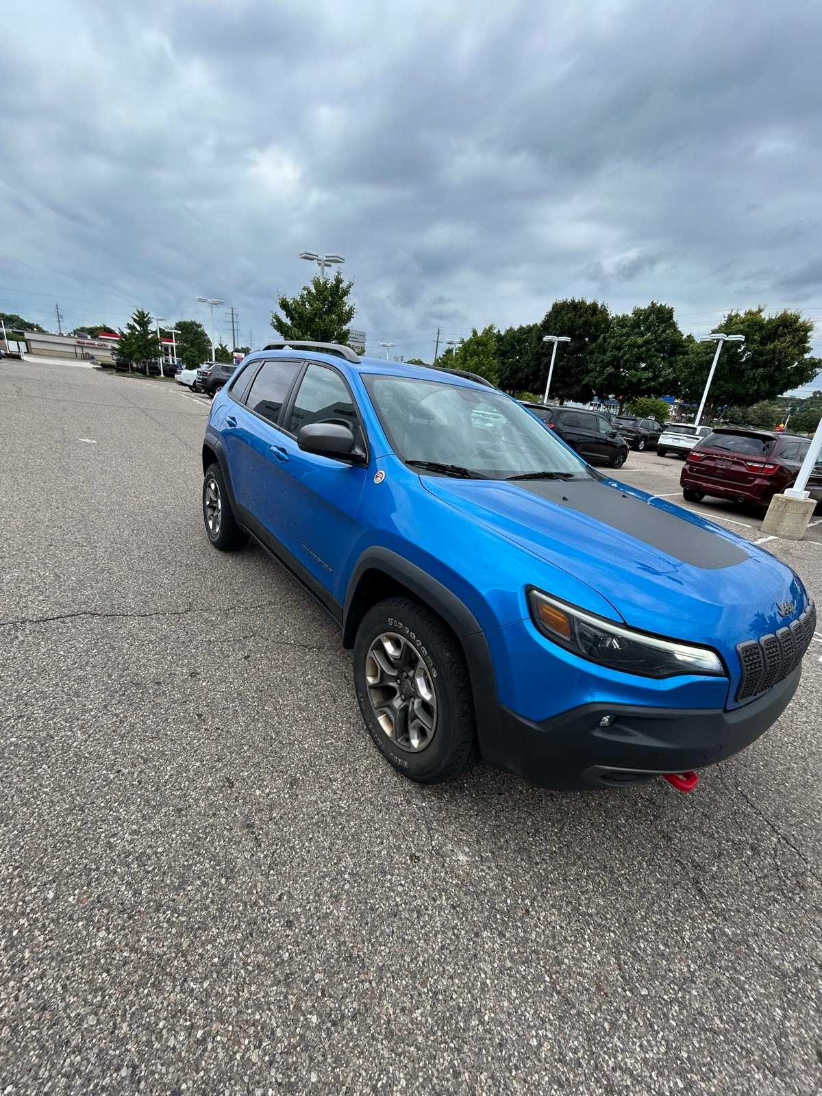 Thumbnail: 2019 Jeep Cherokee - 6