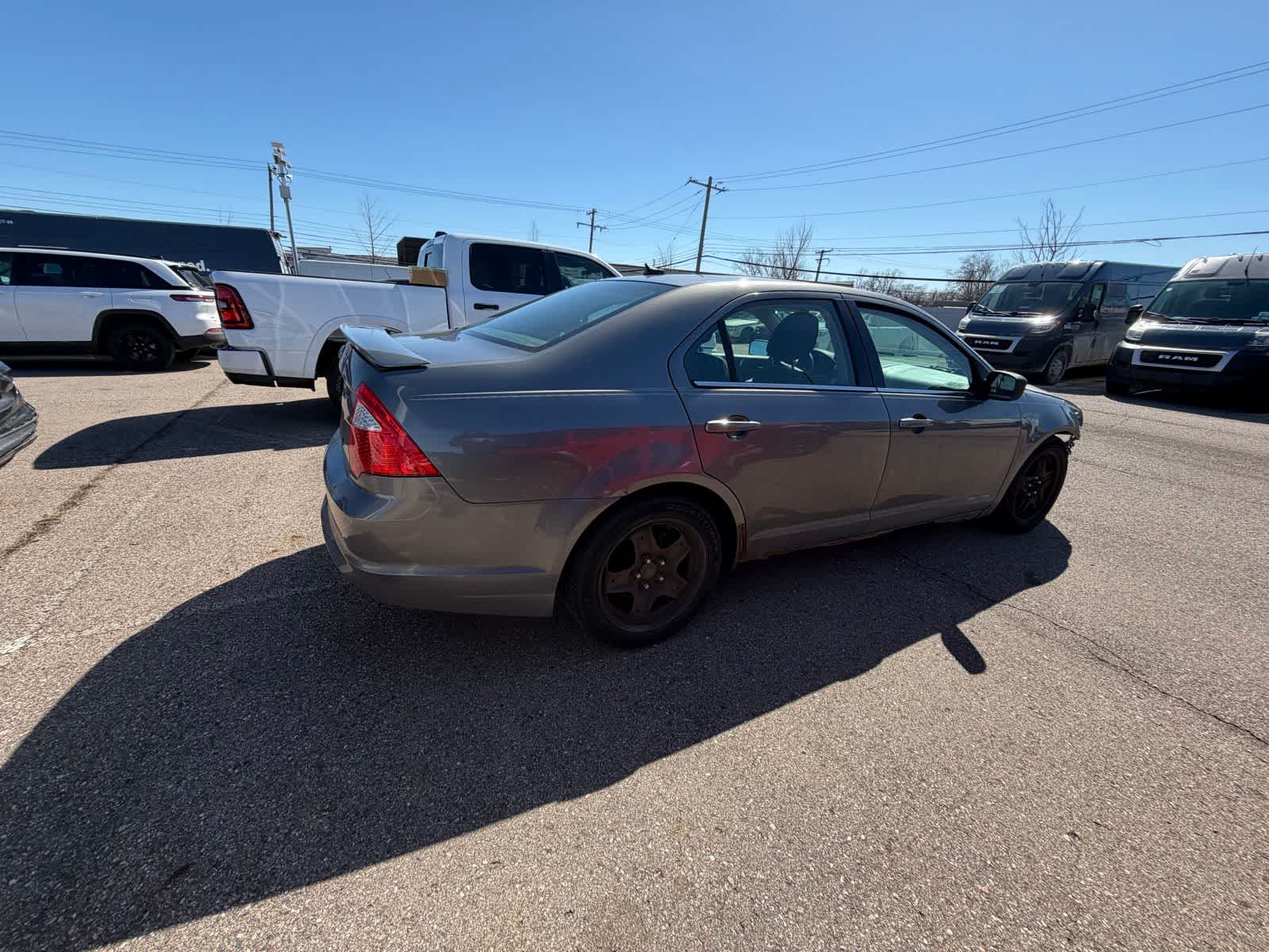 Thumbnail: 2010 Ford Fusion - 17