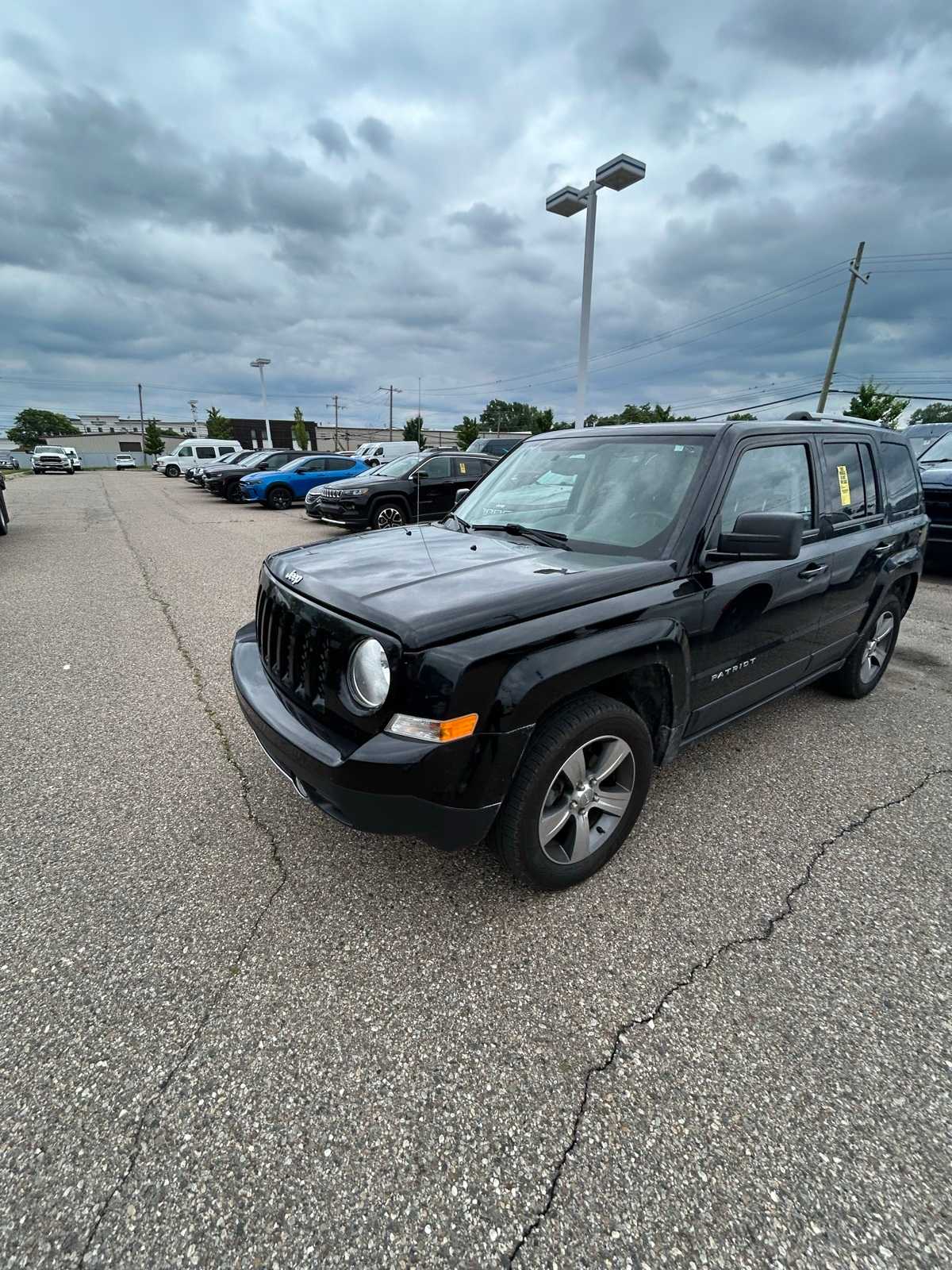 Thumbnail: 2017 Jeep Patriot - 3