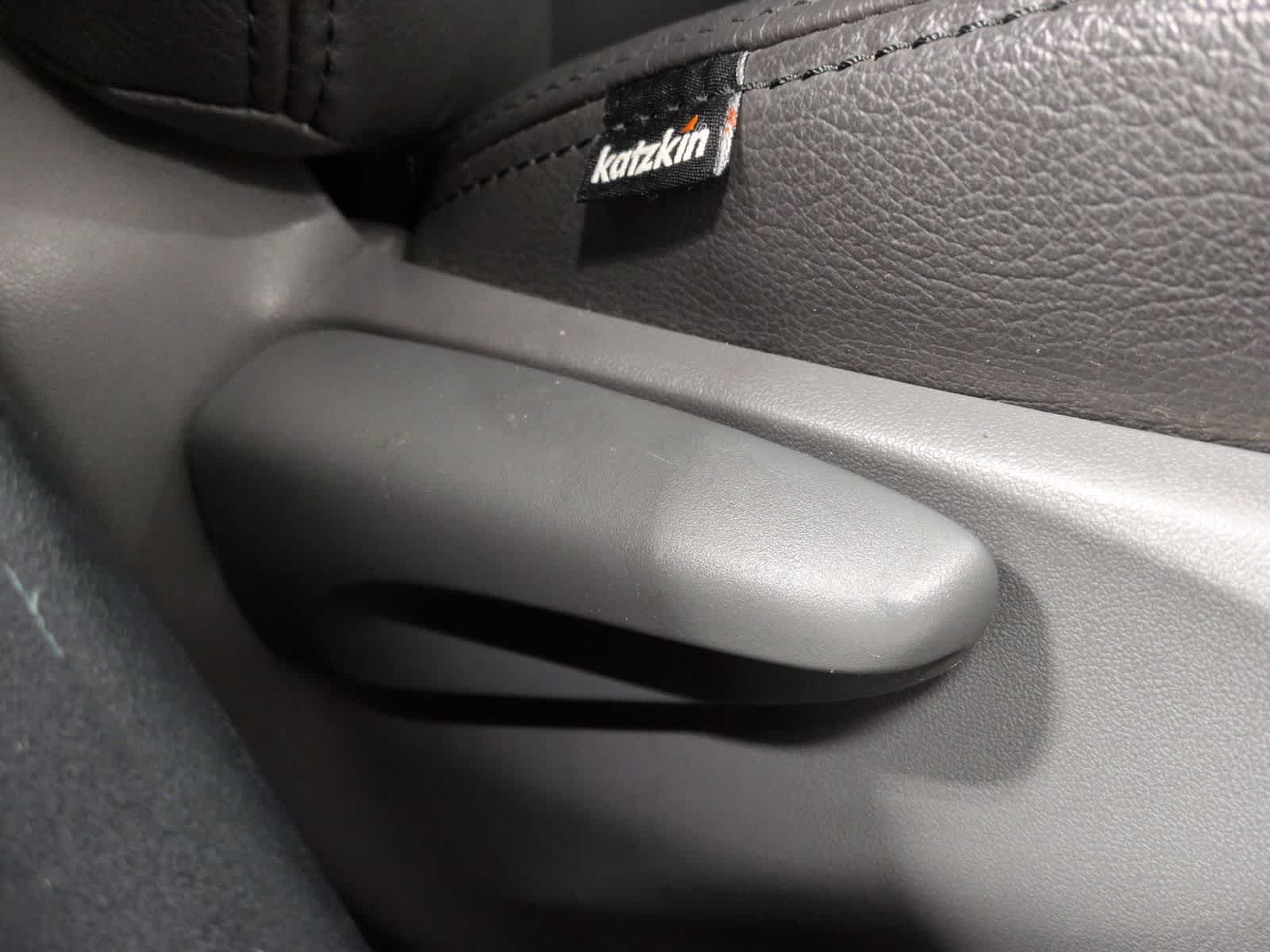 Thumbnail: 2012 Toyota Prius - 18