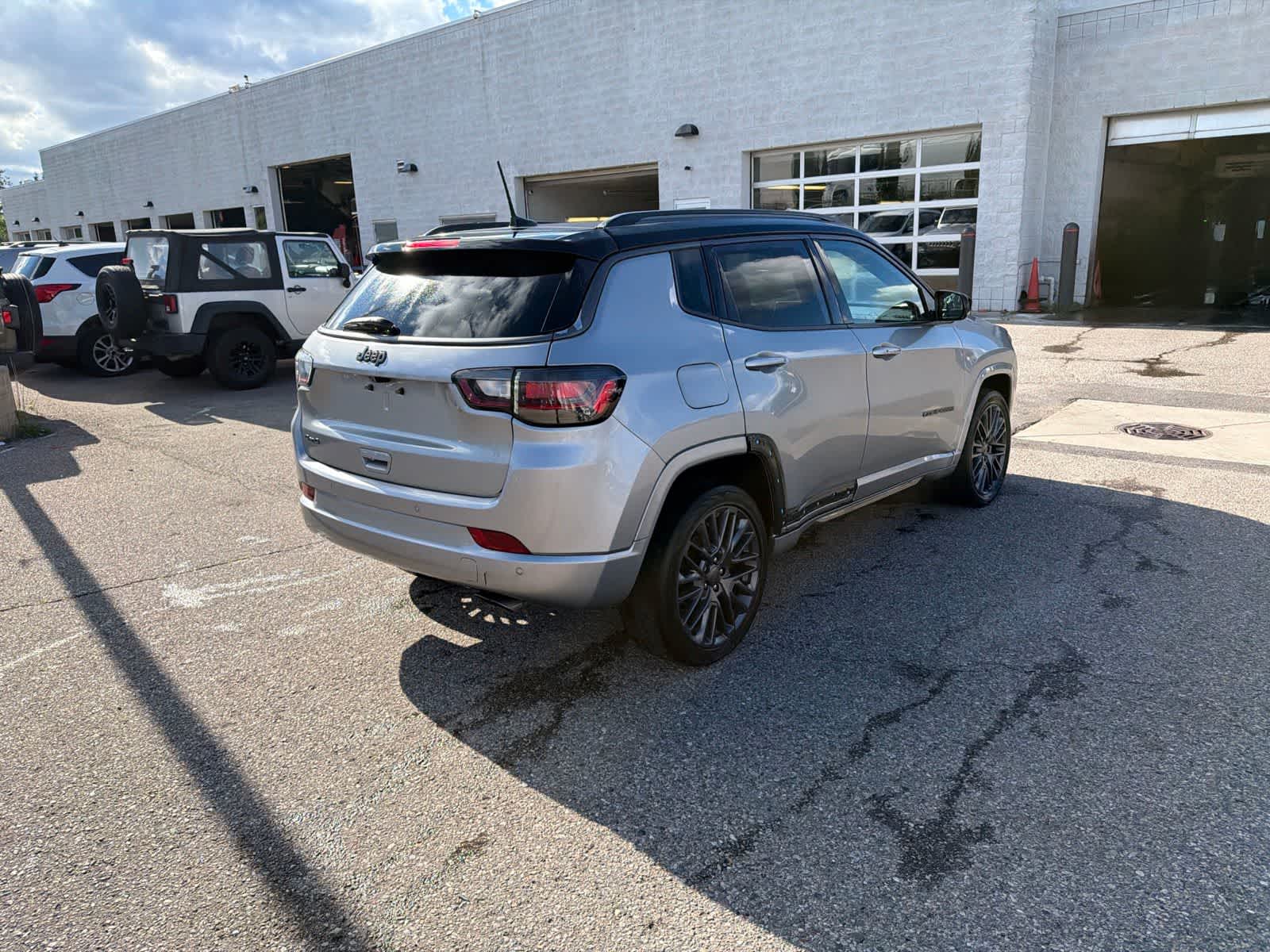 Thumbnail: 2022 Jeep Compass - 19