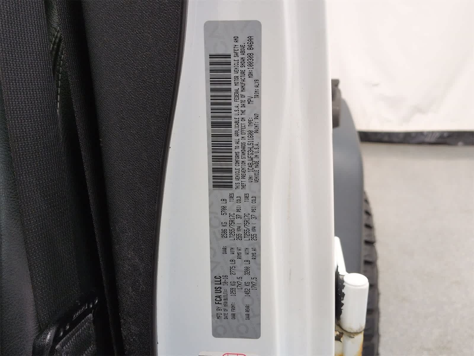 Thumbnail: 2017 Jeep Wrangler - 36