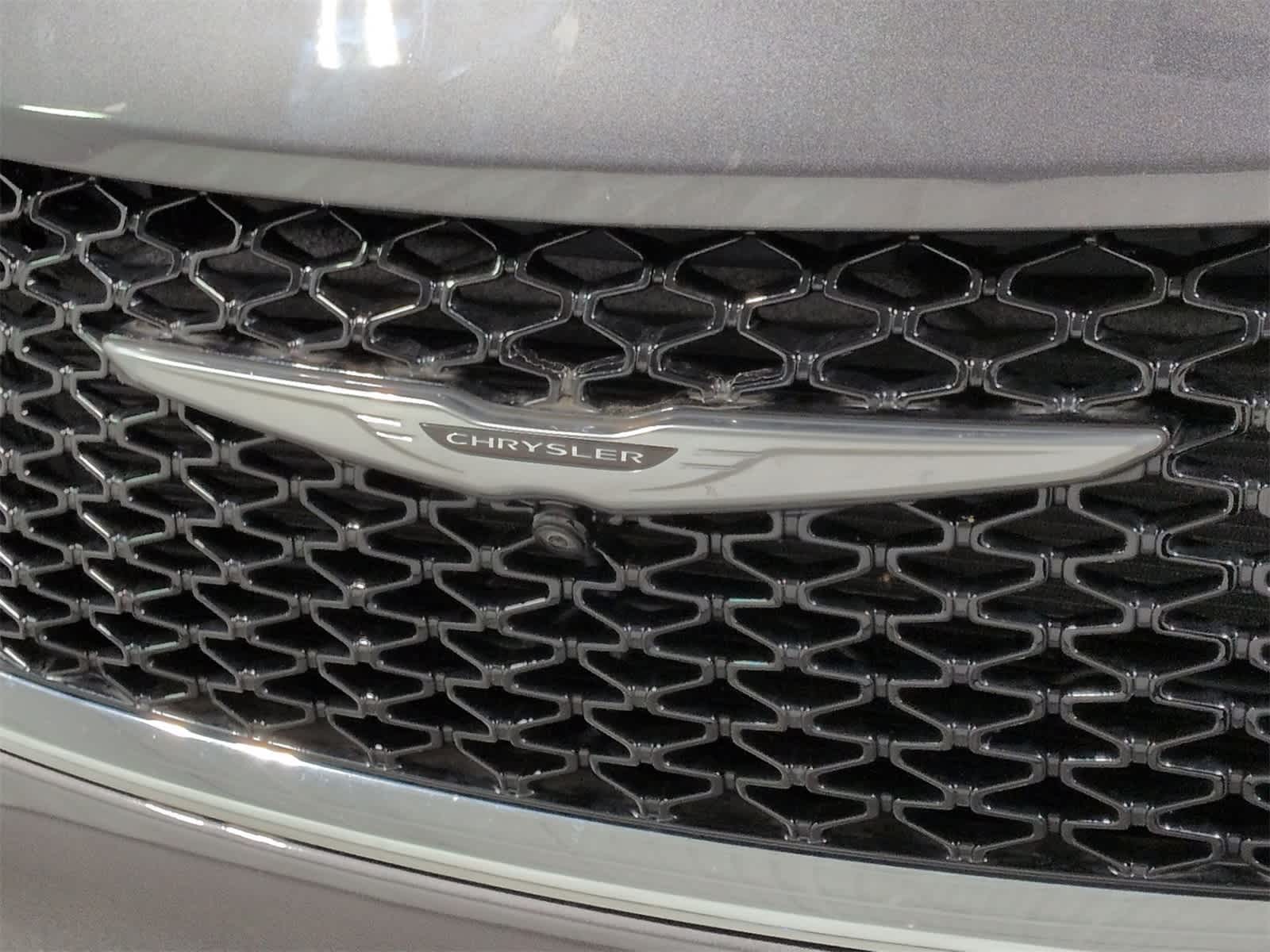 Thumbnail: 2022 Chrysler Pacifica - 13