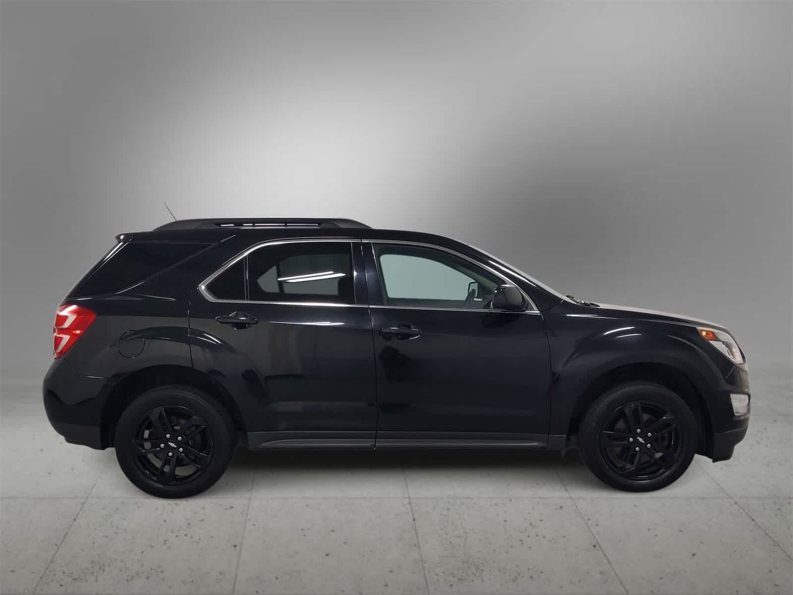 Thumbnail: 2017 Chevrolet Equinox - 9
